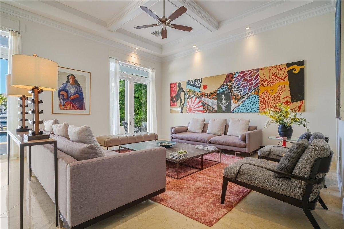 TWO PALMS OLD FORT BAY