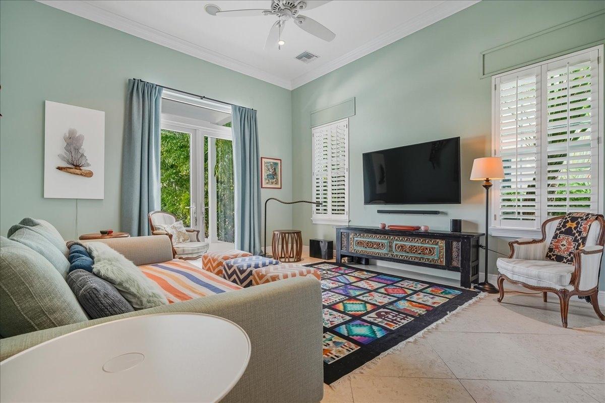 TWO PALMS OLD FORT BAY