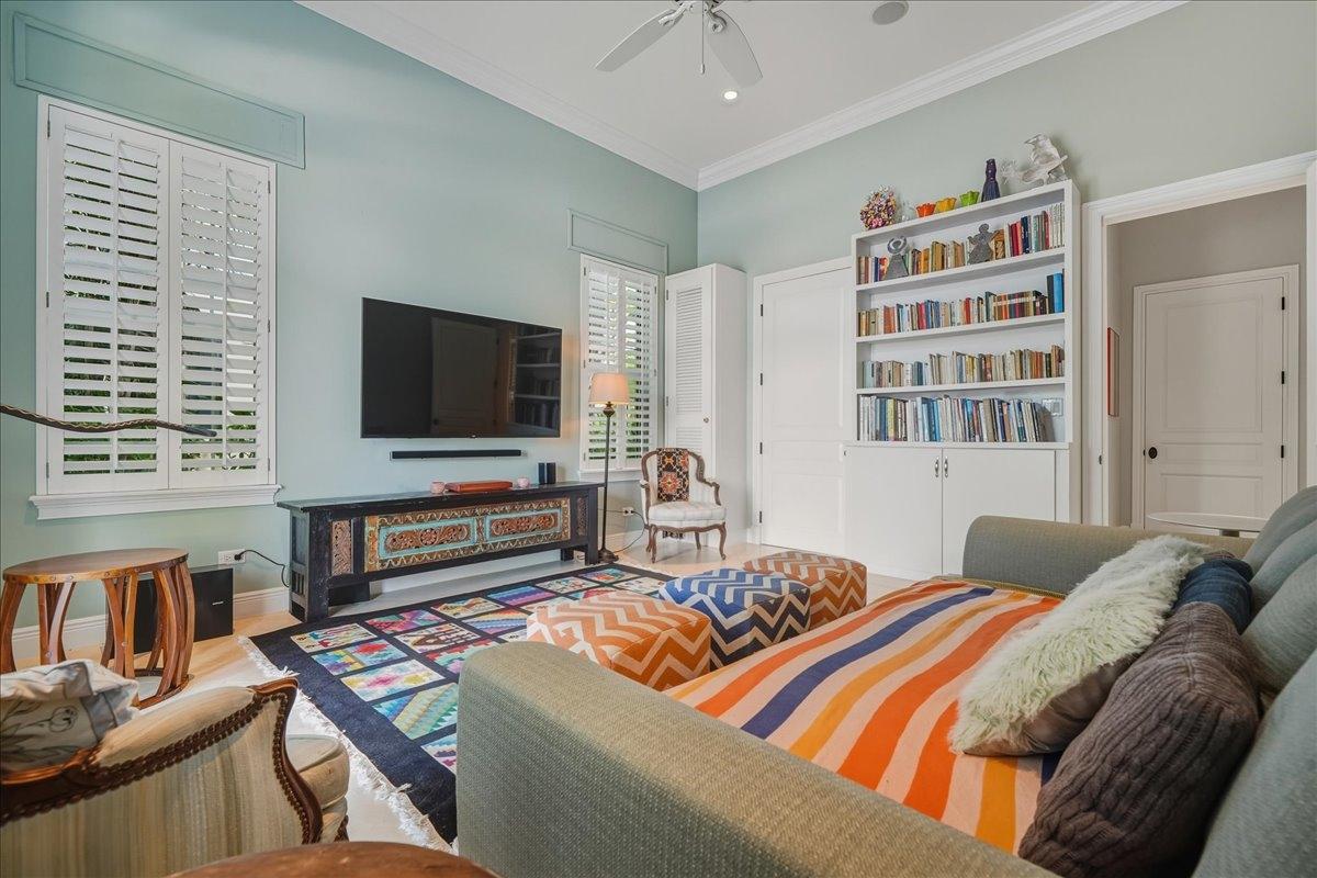 TWO PALMS OLD FORT BAY