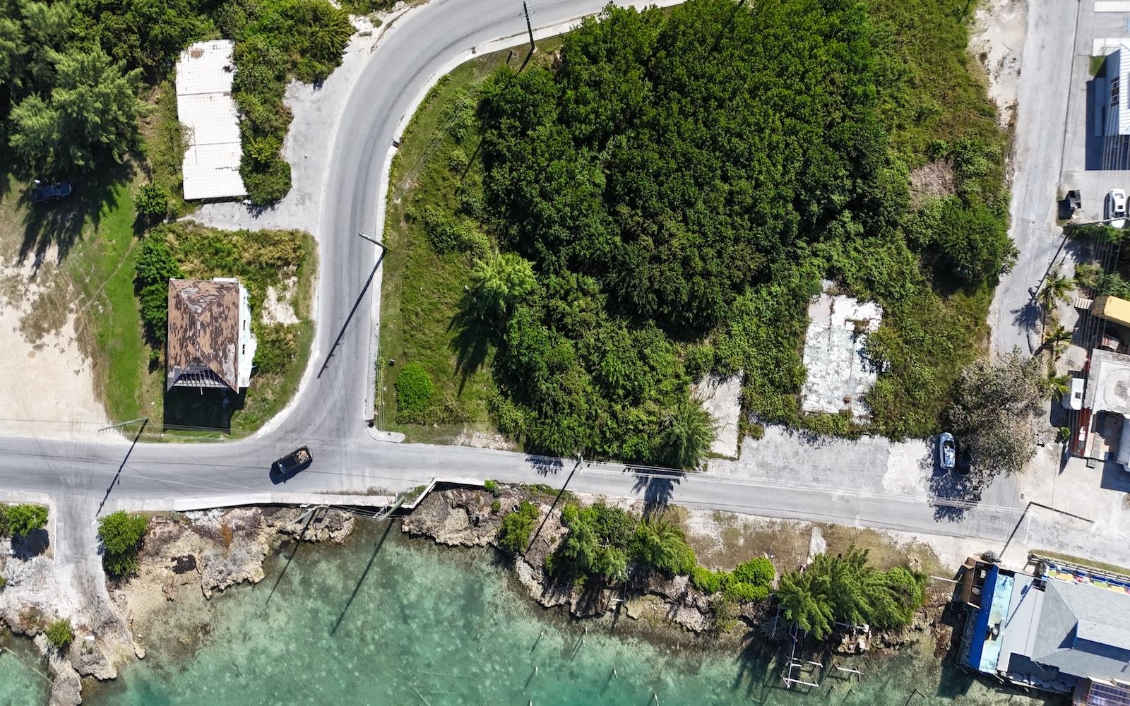 ELIZABETH AVE & BAY STREET