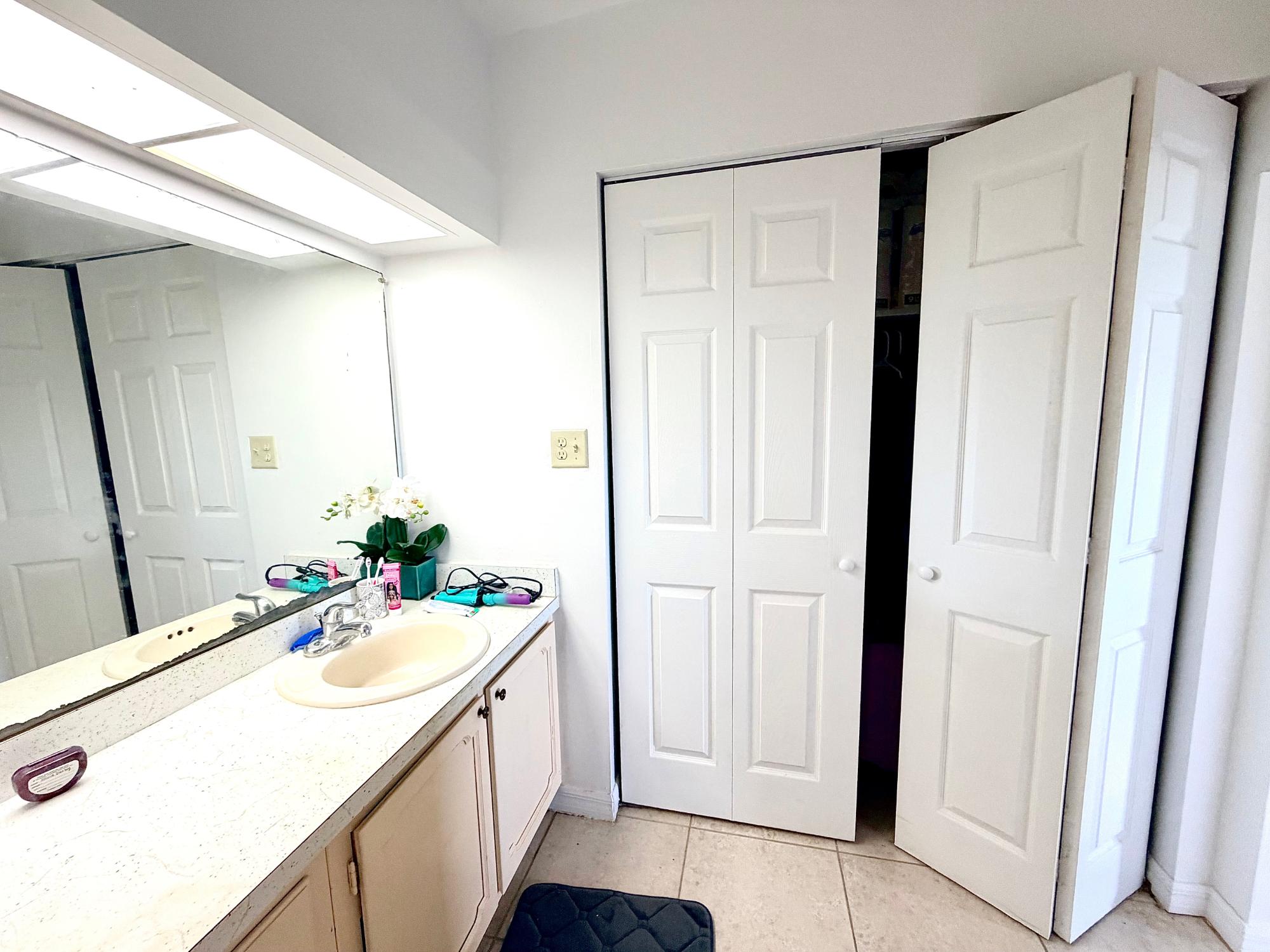 HARBOUR HOUSE TOWERS