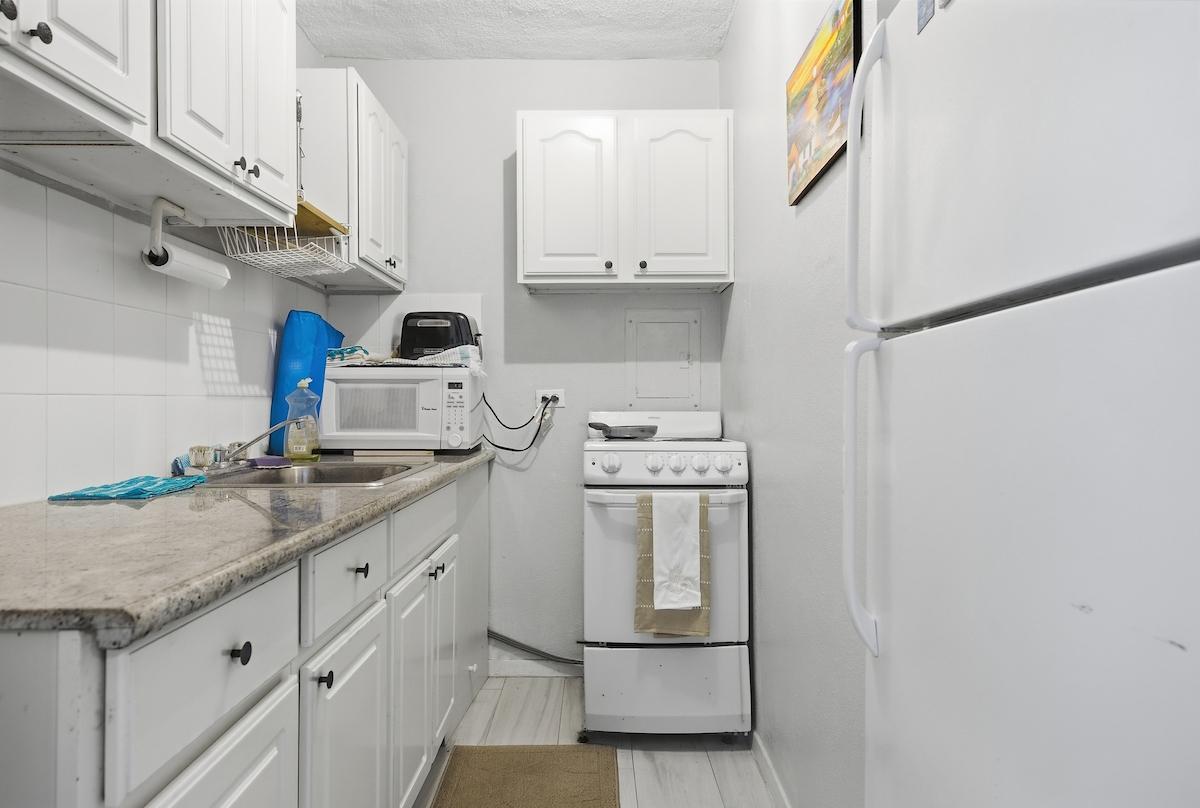 DELAPORTE POINT NASSAU