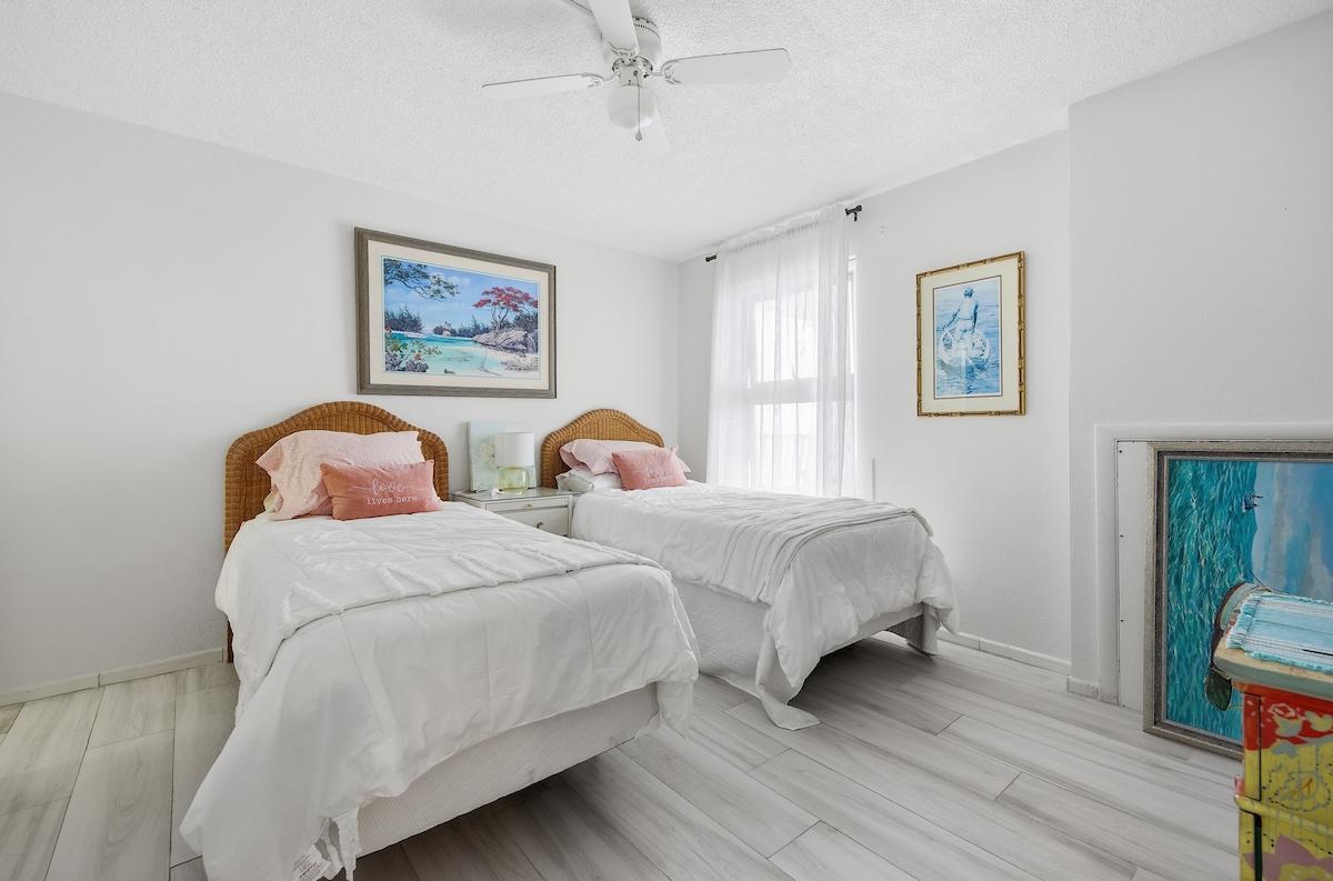 DELAPORTE POINT NASSAU