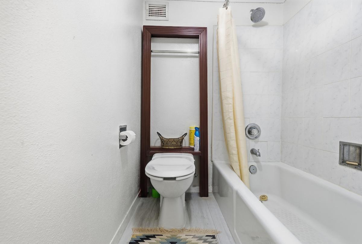 DELAPORTE POINT NASSAU