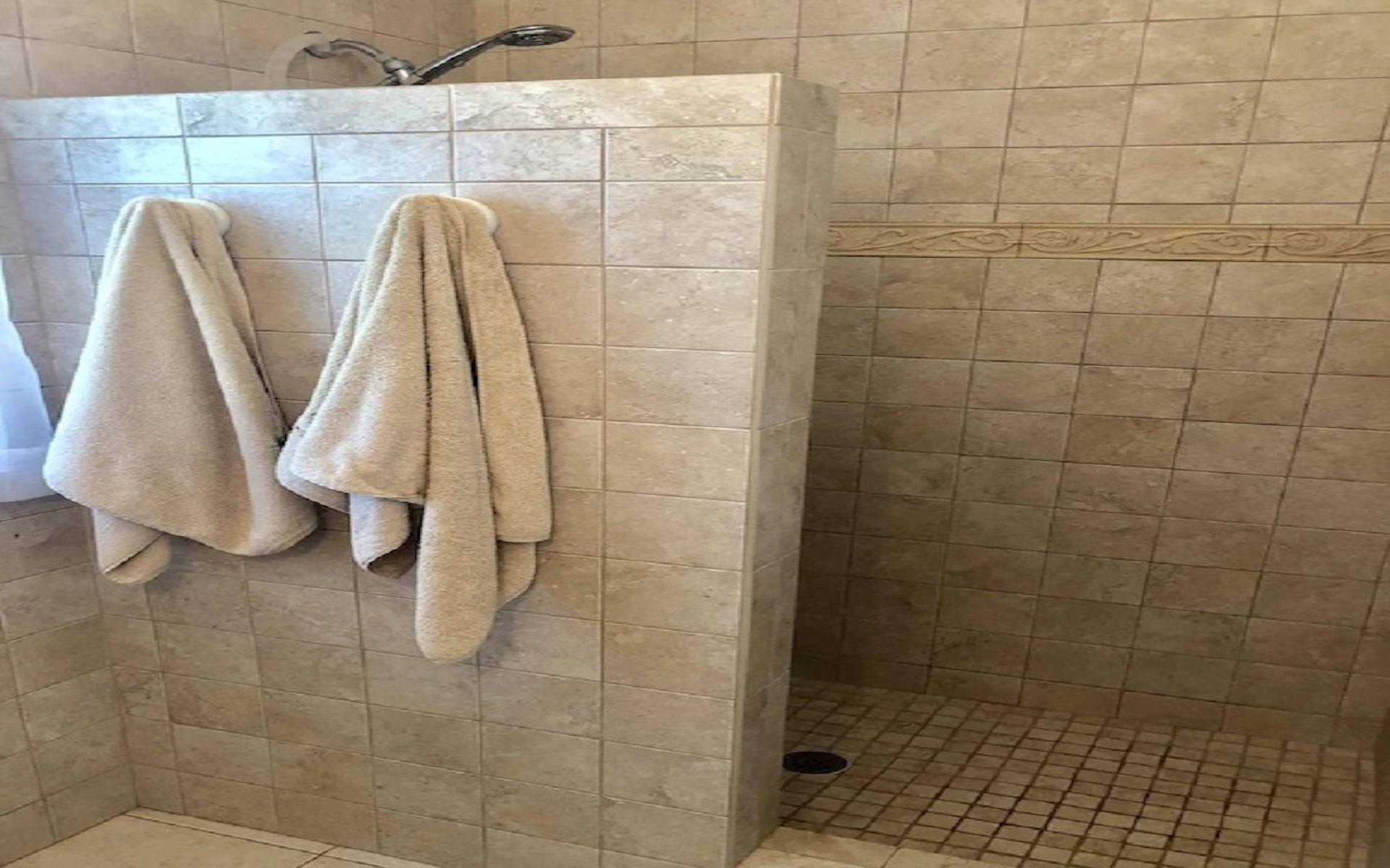 BEACHFRONT HOME IN MILEY