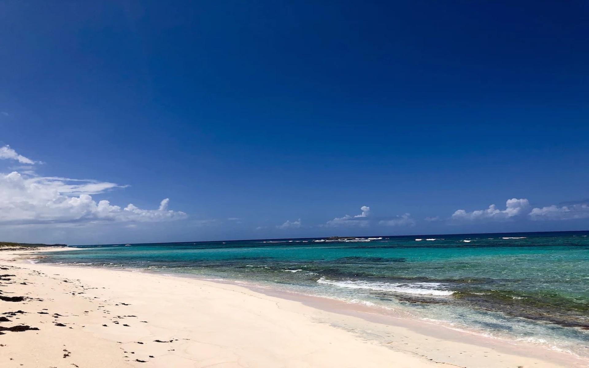 BEACHFRONT HOME IN MILEY