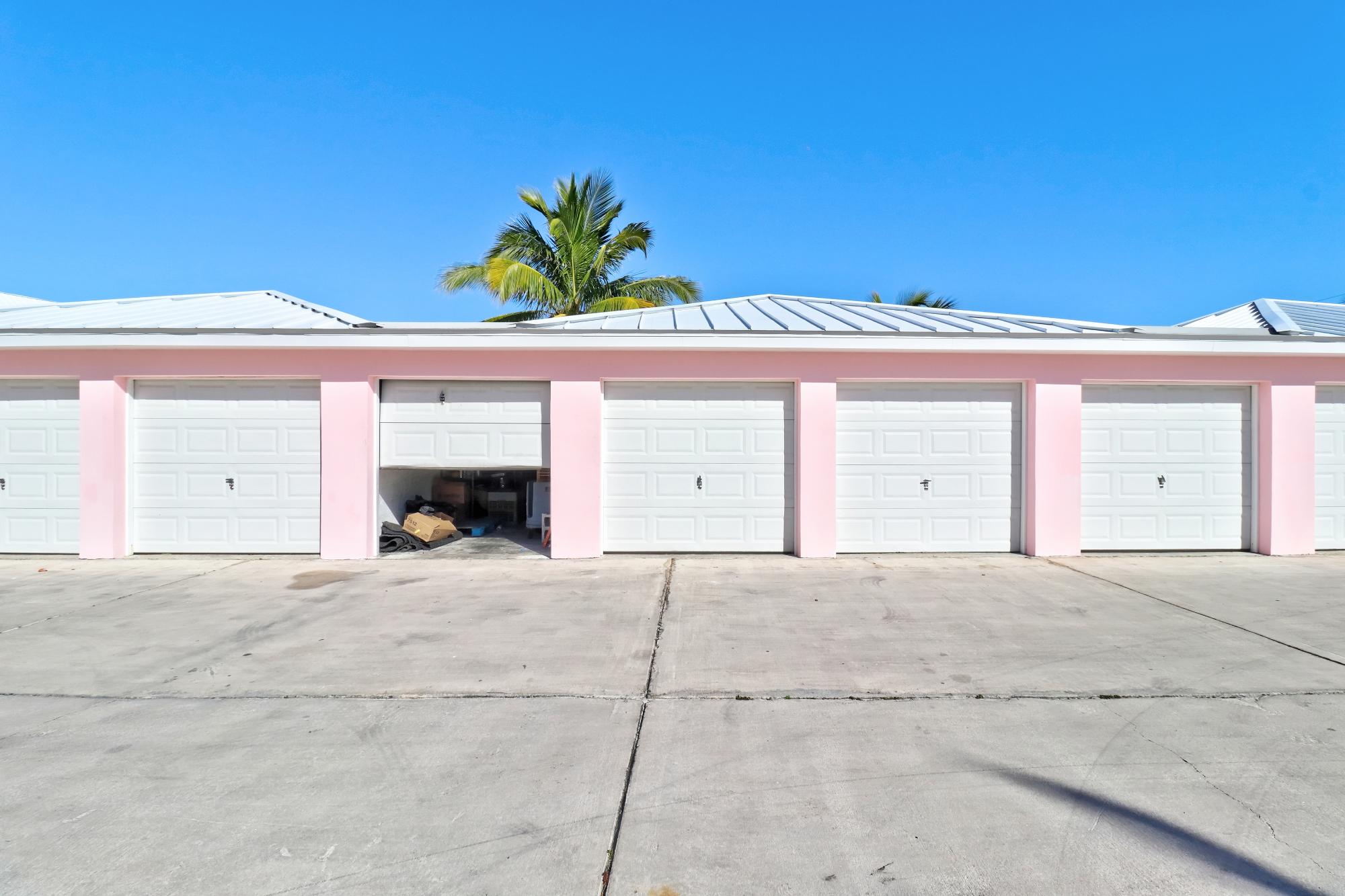 Condo 2083 Garage 51