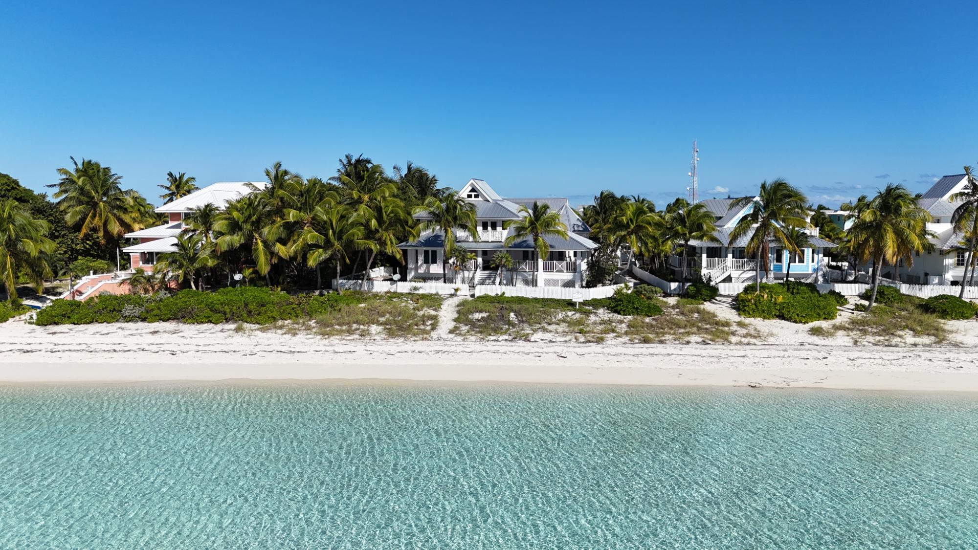 CHUB CAY RESORT & MARINA