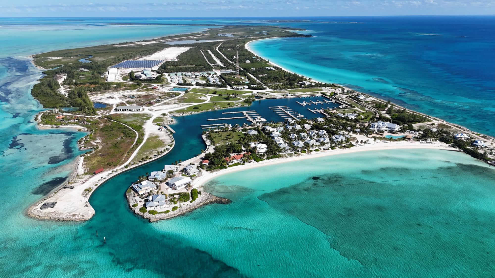 CHUB CAY RESORT & MARINA