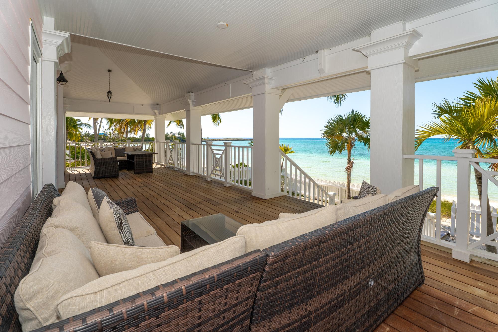 CHUB CAY RESORT & MARINA