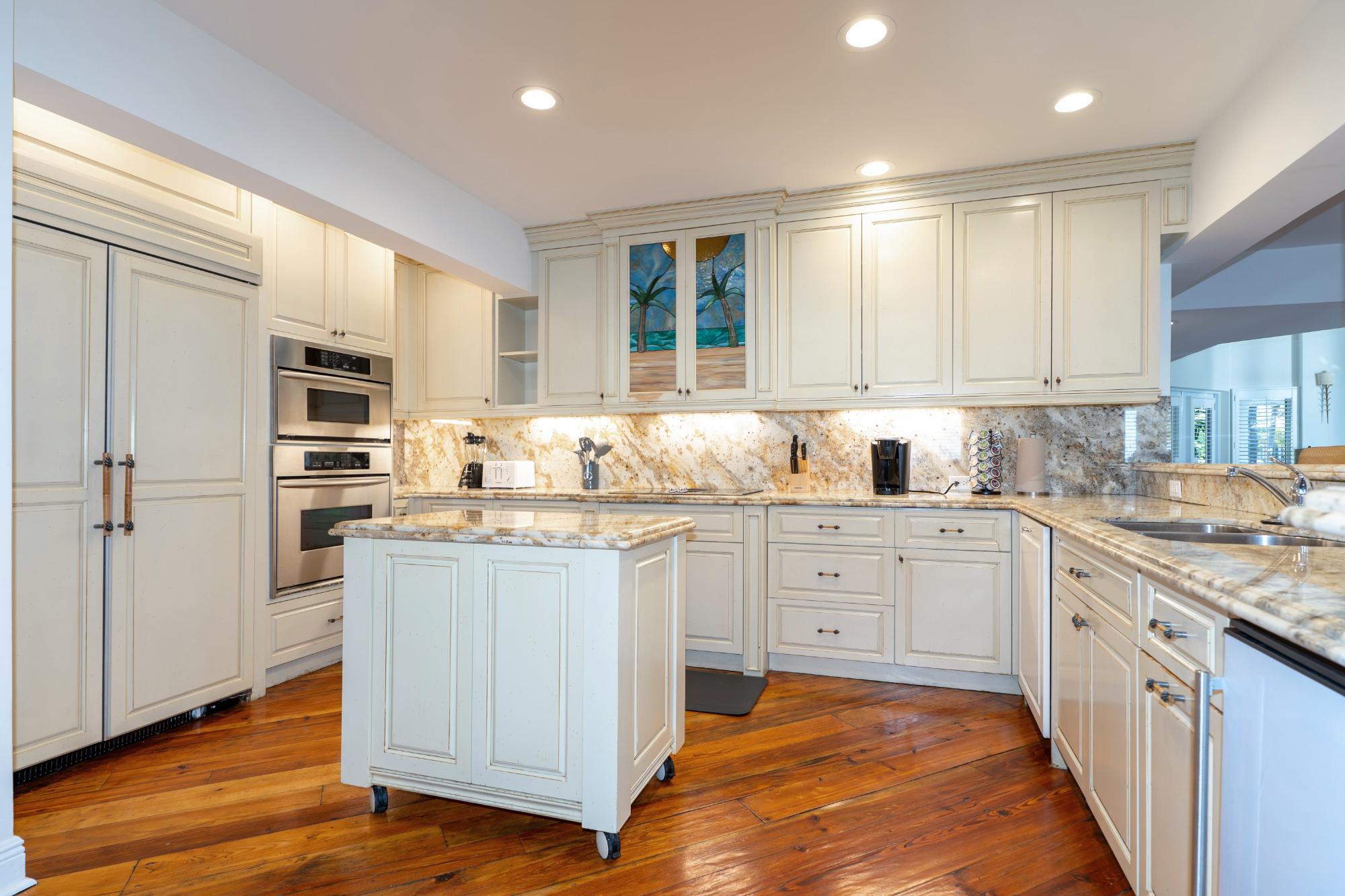 CHUB CAY RESORT & MARINA