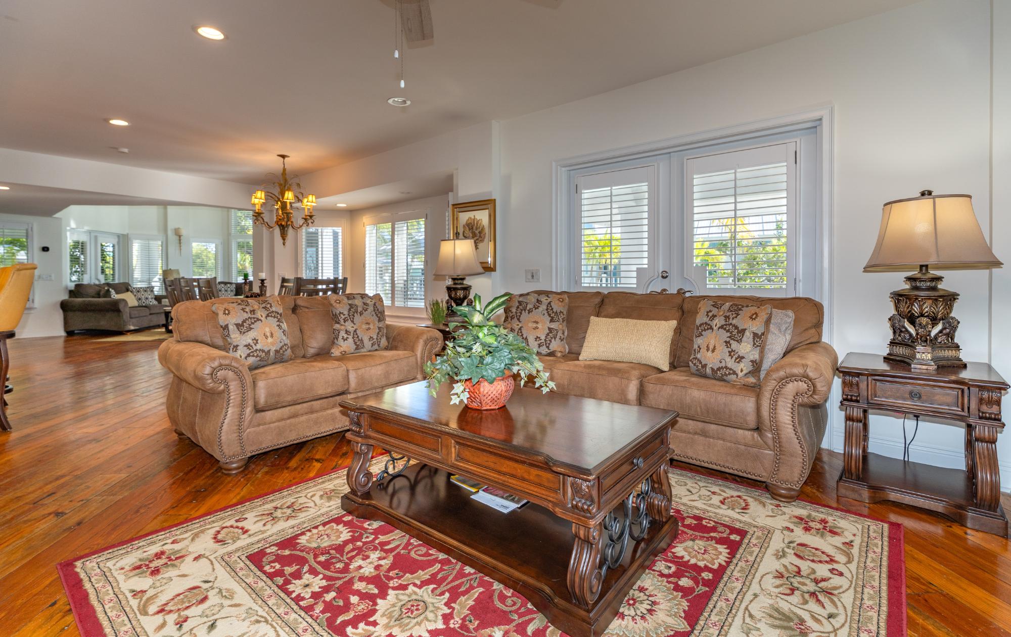 CHUB CAY RESORT & MARINA