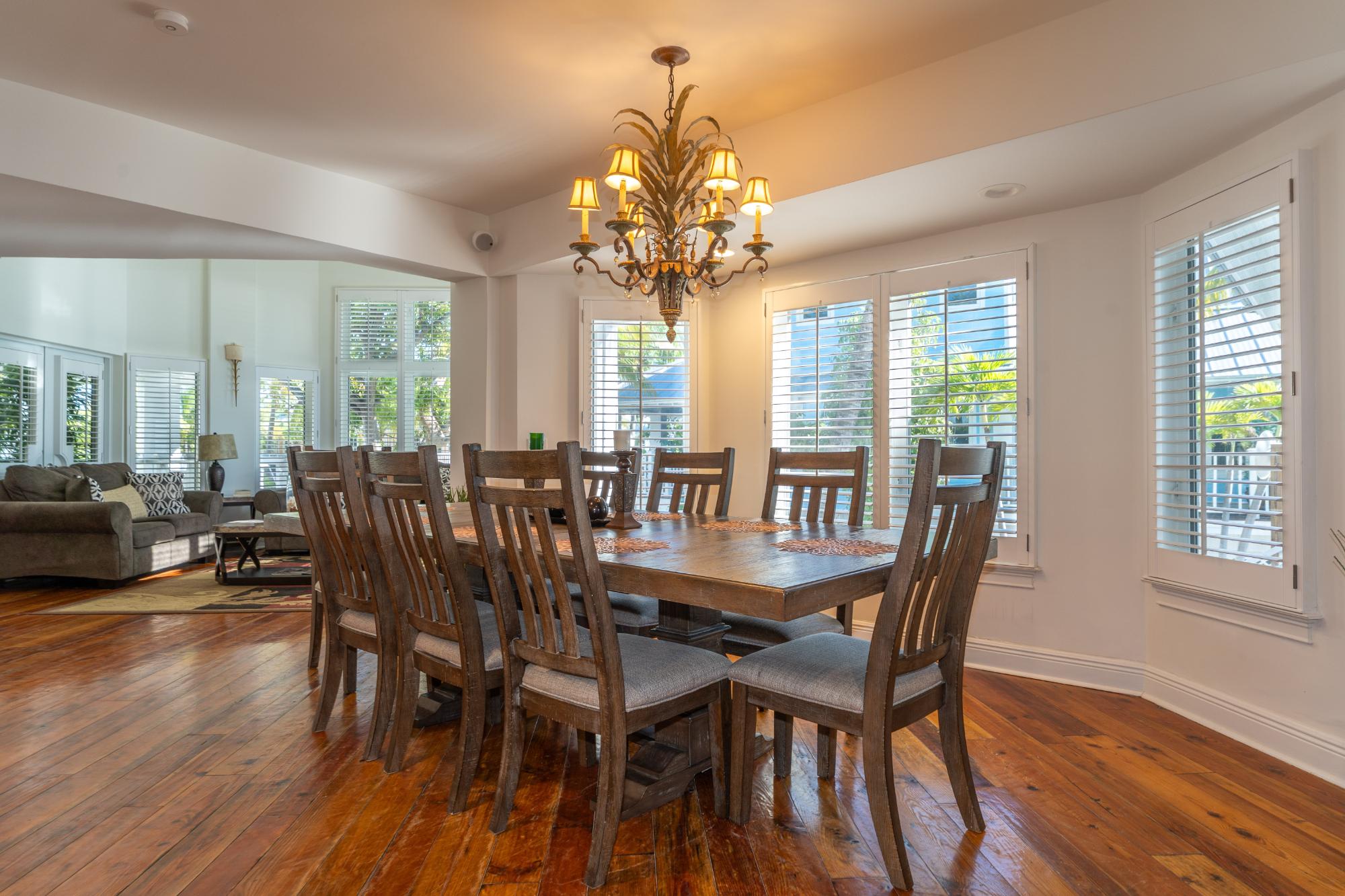 CHUB CAY RESORT & MARINA