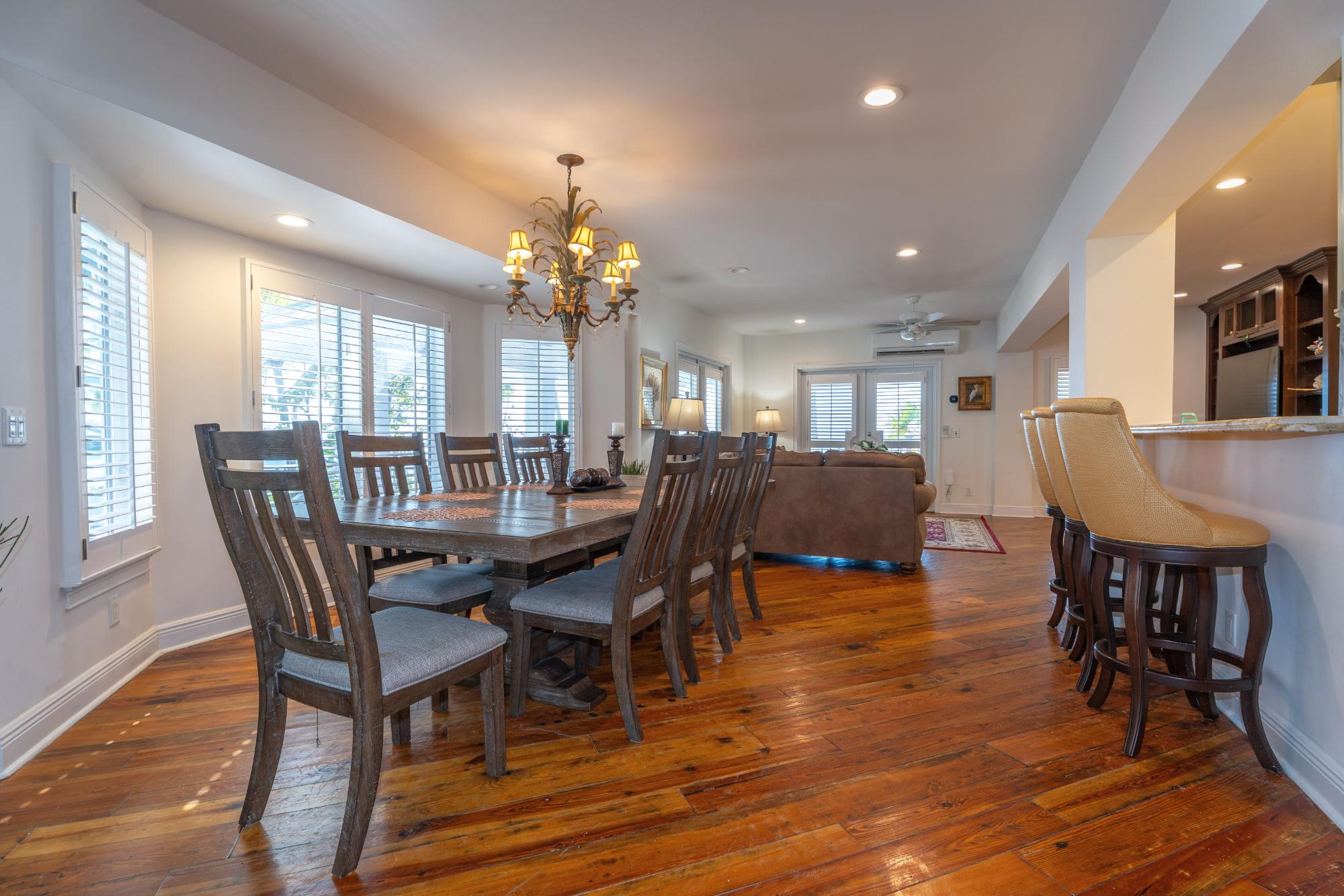 CHUB CAY RESORT & MARINA