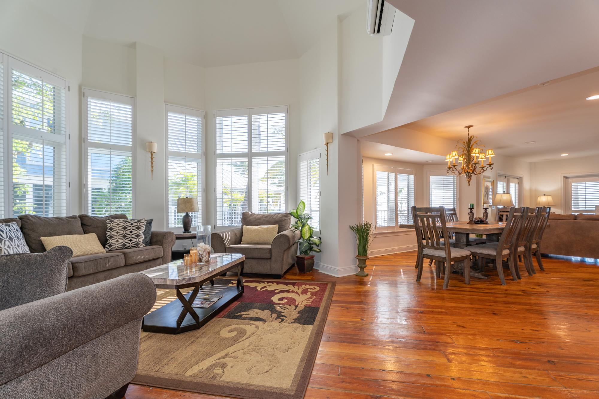 CHUB CAY RESORT & MARINA