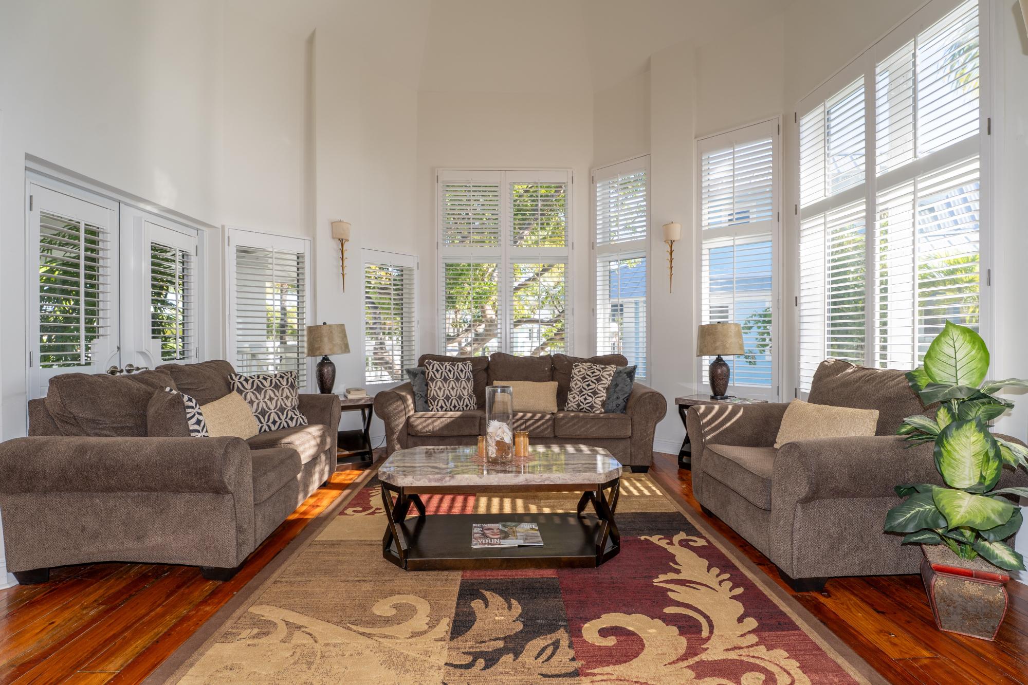 CHUB CAY RESORT & MARINA