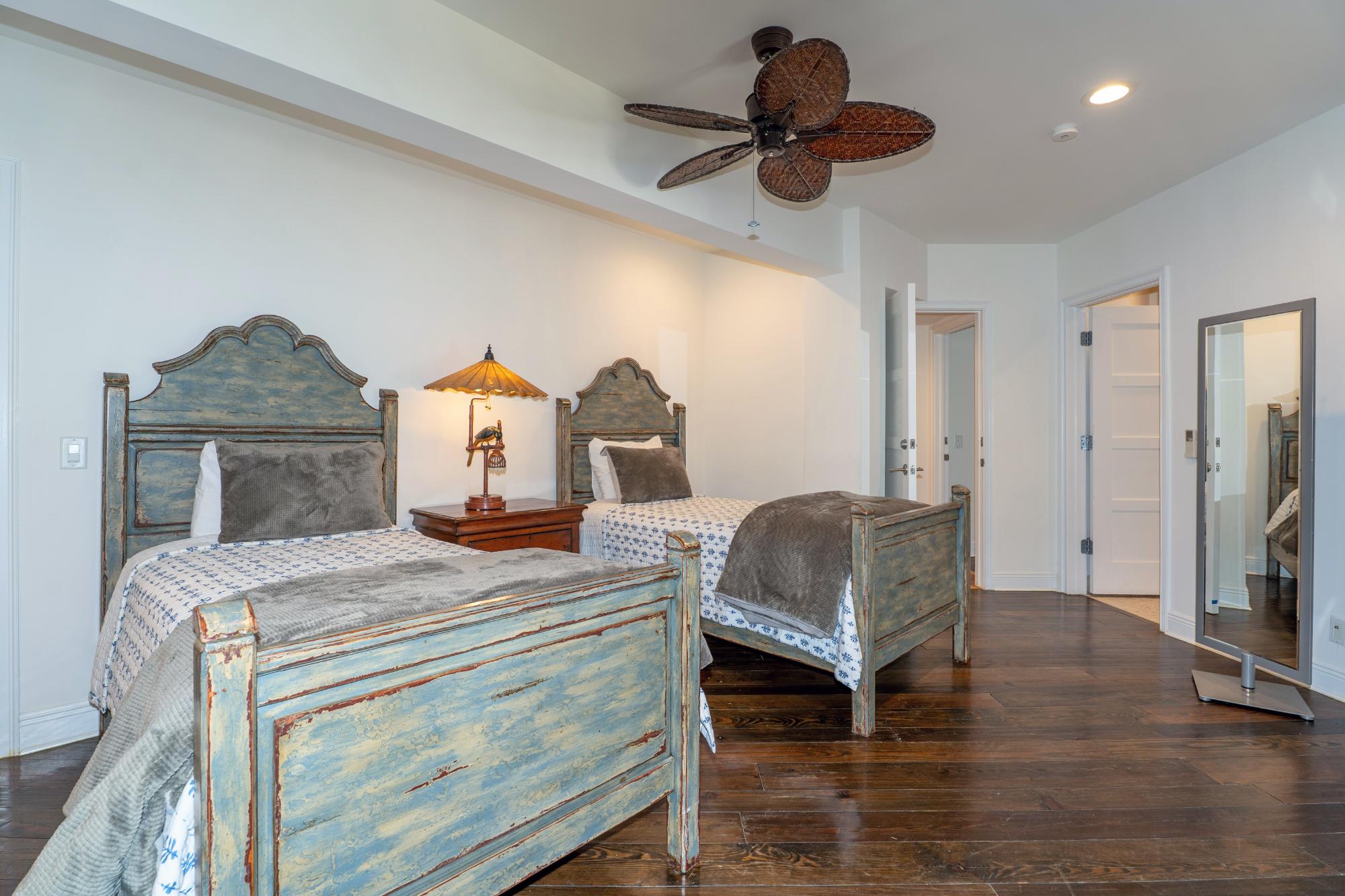 CHUB CAY RESORT & MARINA