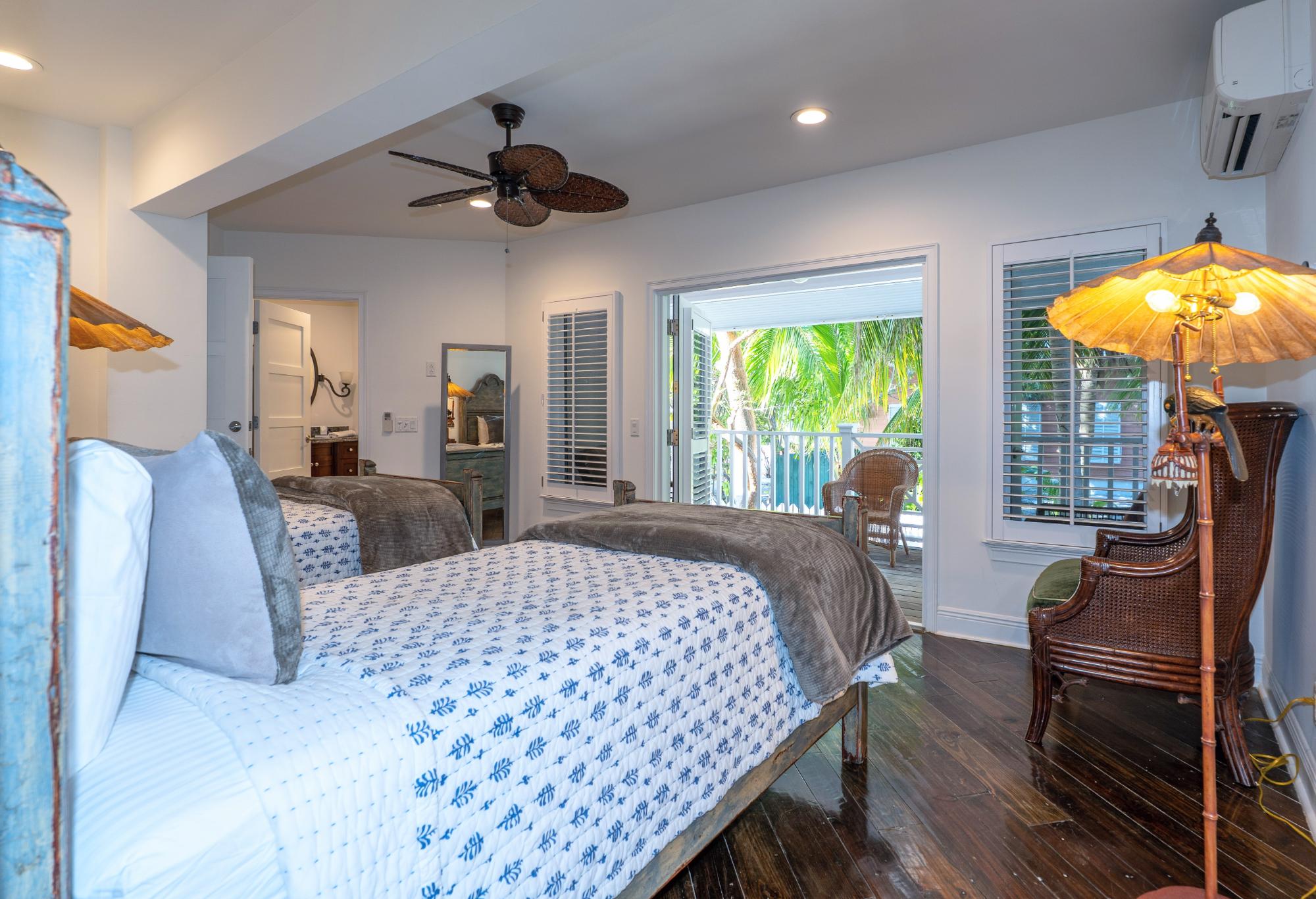 CHUB CAY RESORT & MARINA