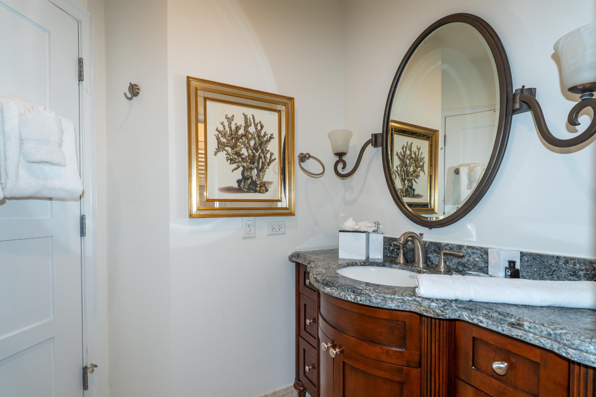 CHUB CAY RESORT & MARINA