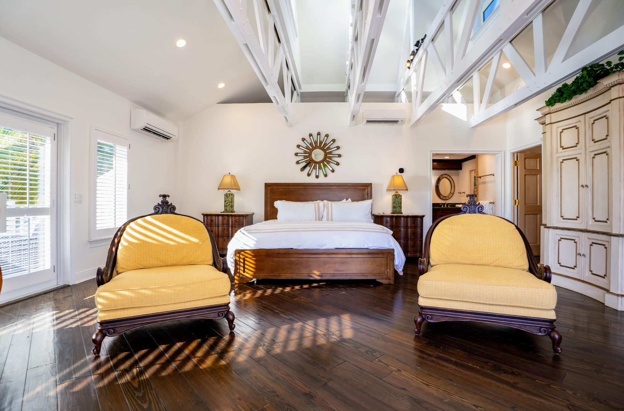 CHUB CAY RESORT & MARINA