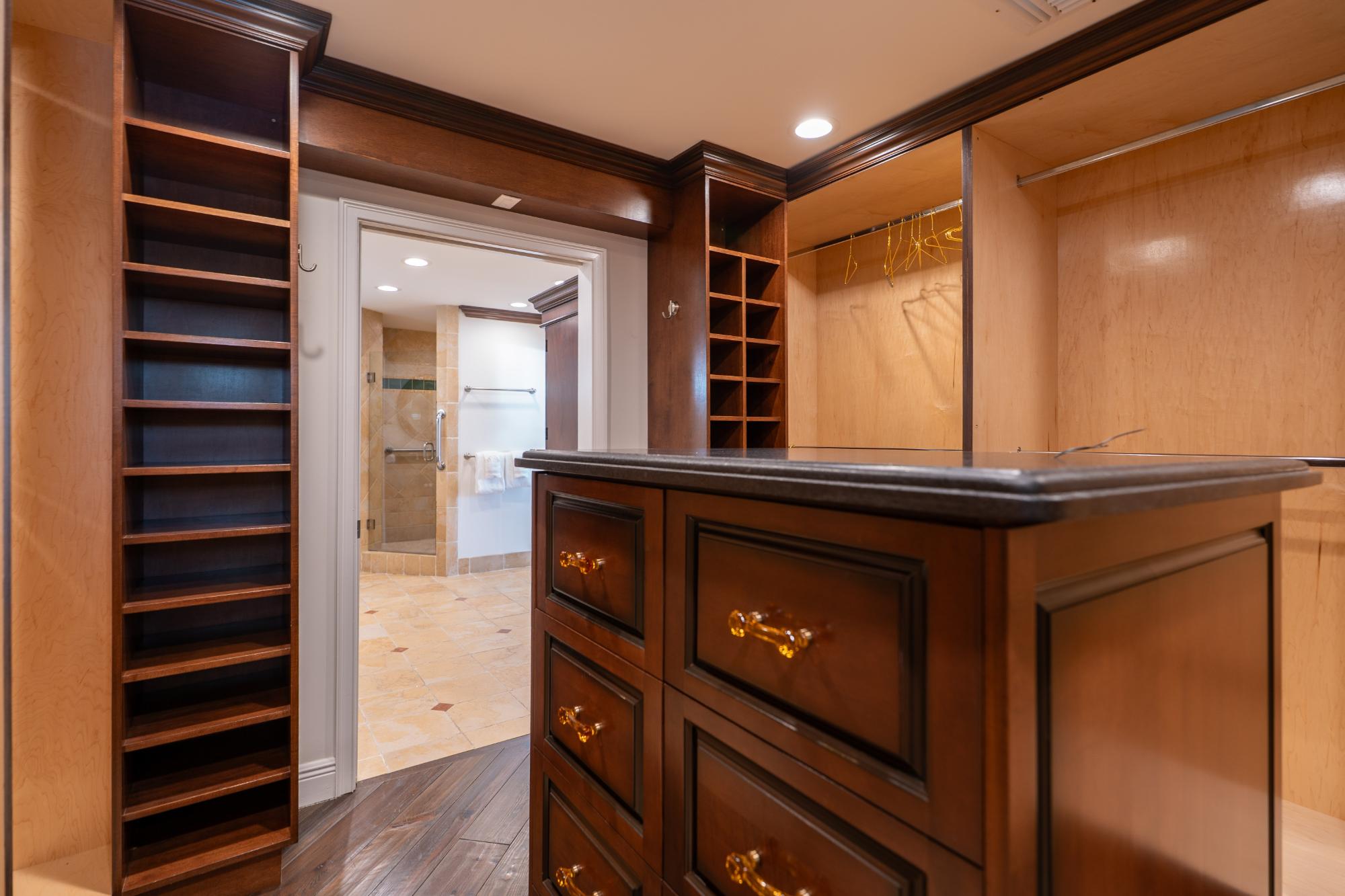 CHUB CAY RESORT & MARINA