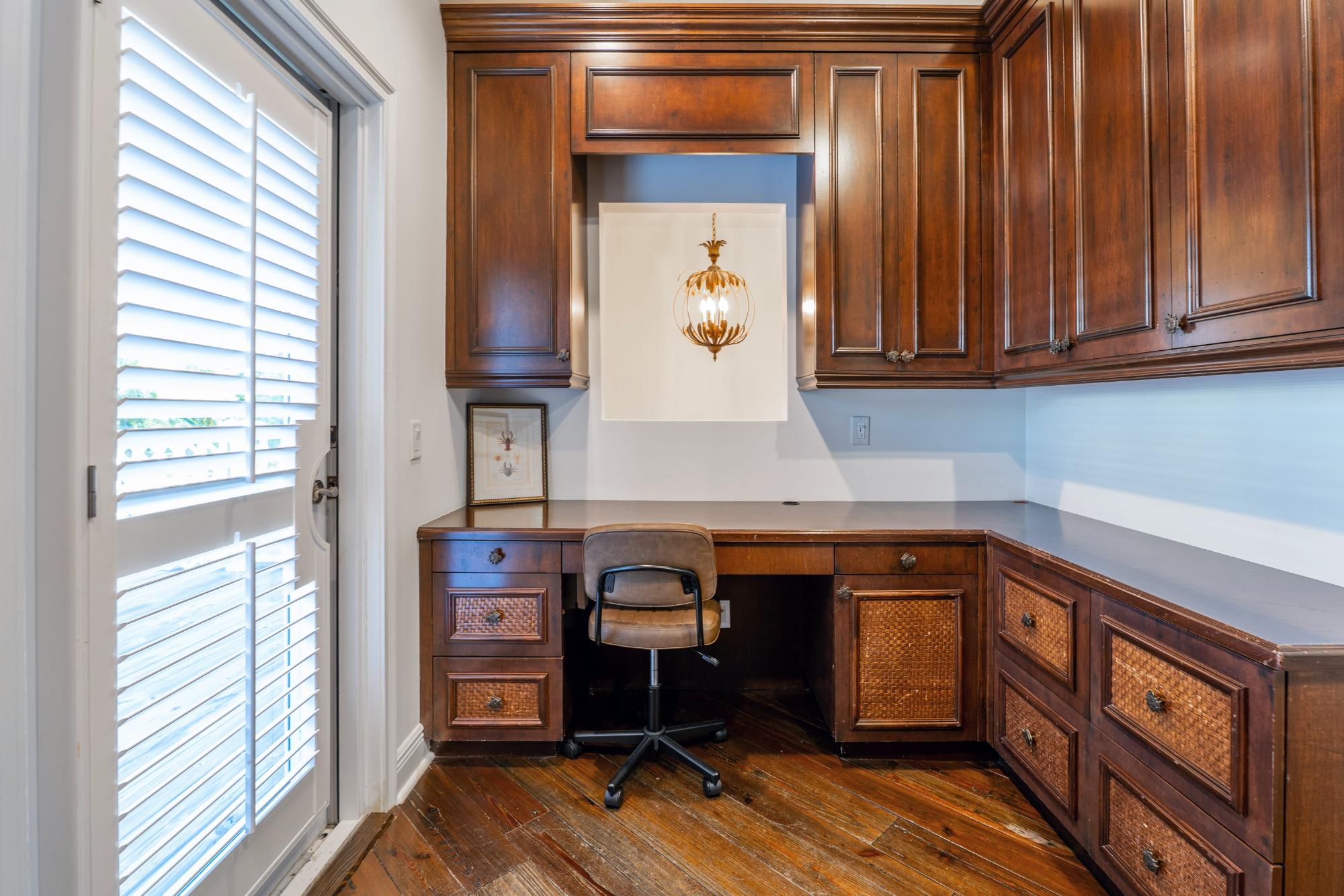 CHUB CAY RESORT & MARINA