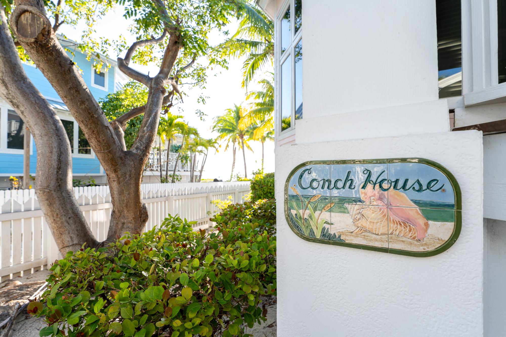 CHUB CAY RESORT & MARINA