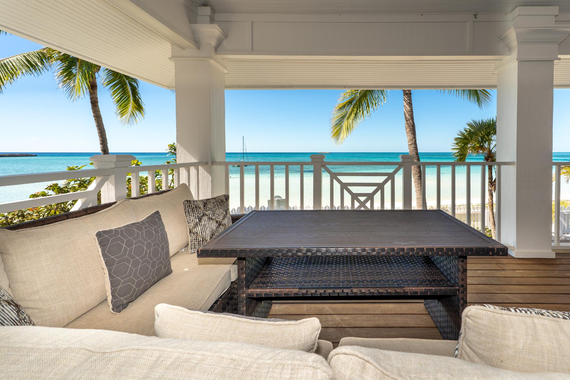 CHUB CAY RESORT & MARINA