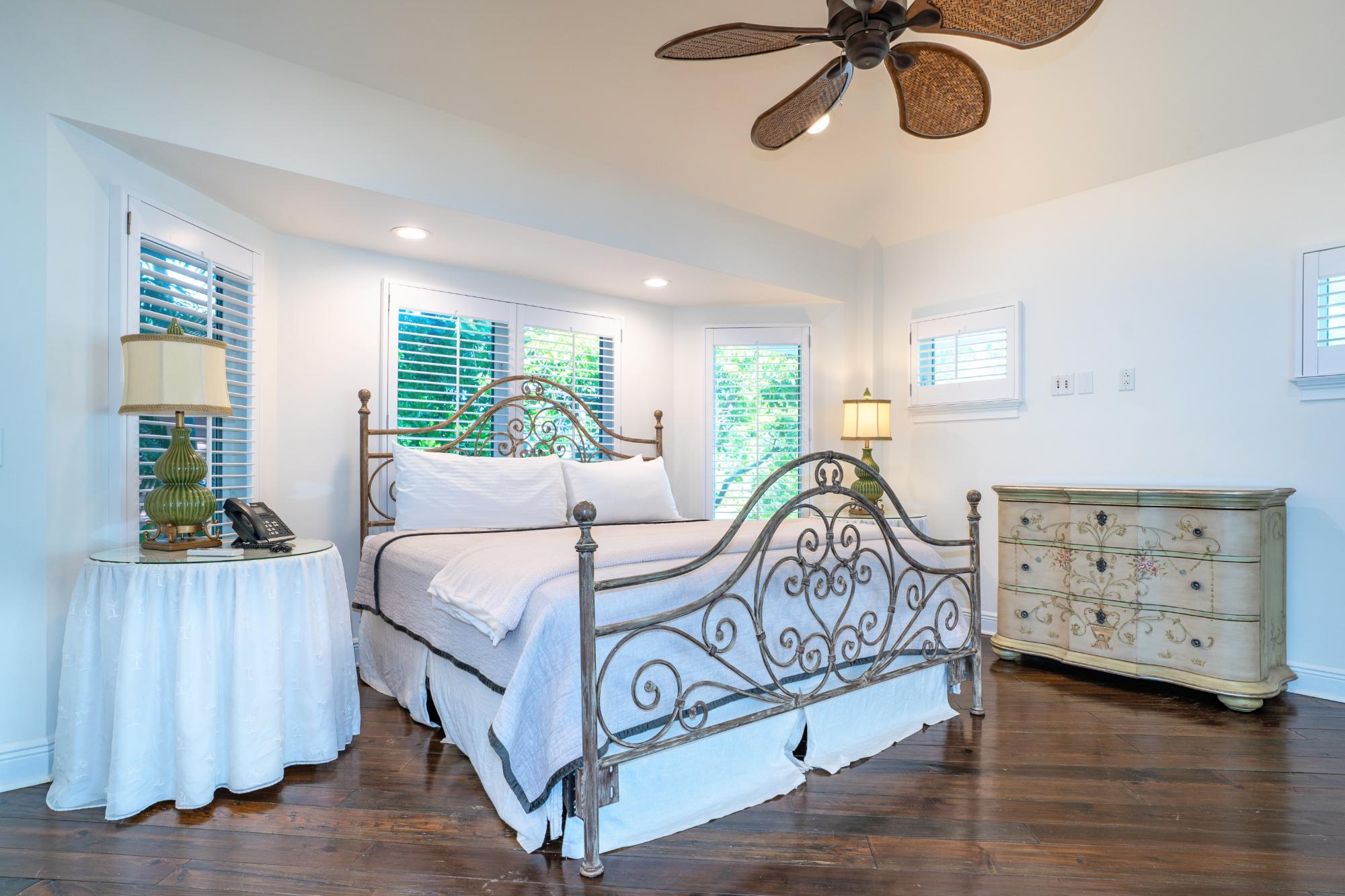 CHUB CAY RESORT & MARINA