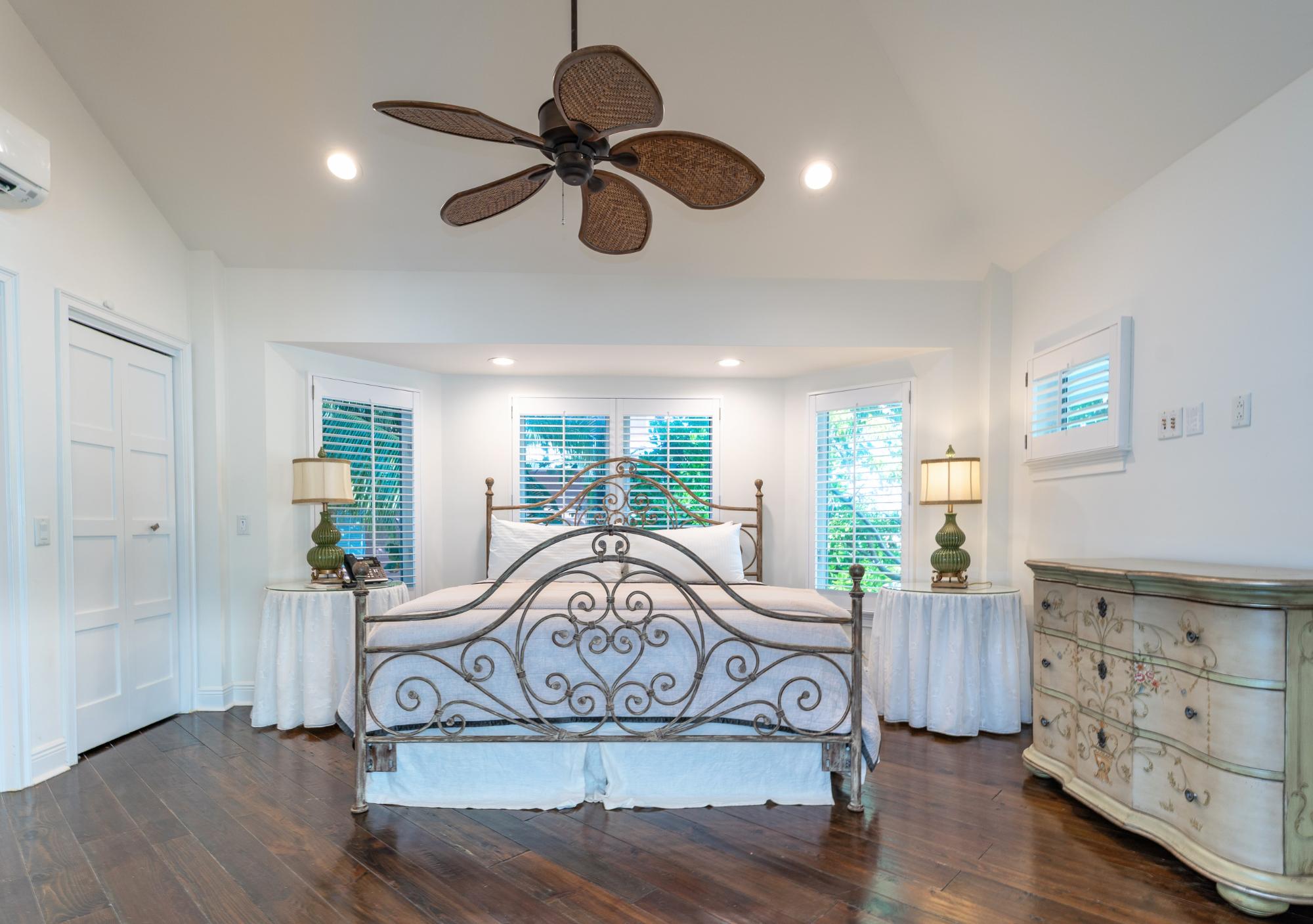 CHUB CAY RESORT & MARINA