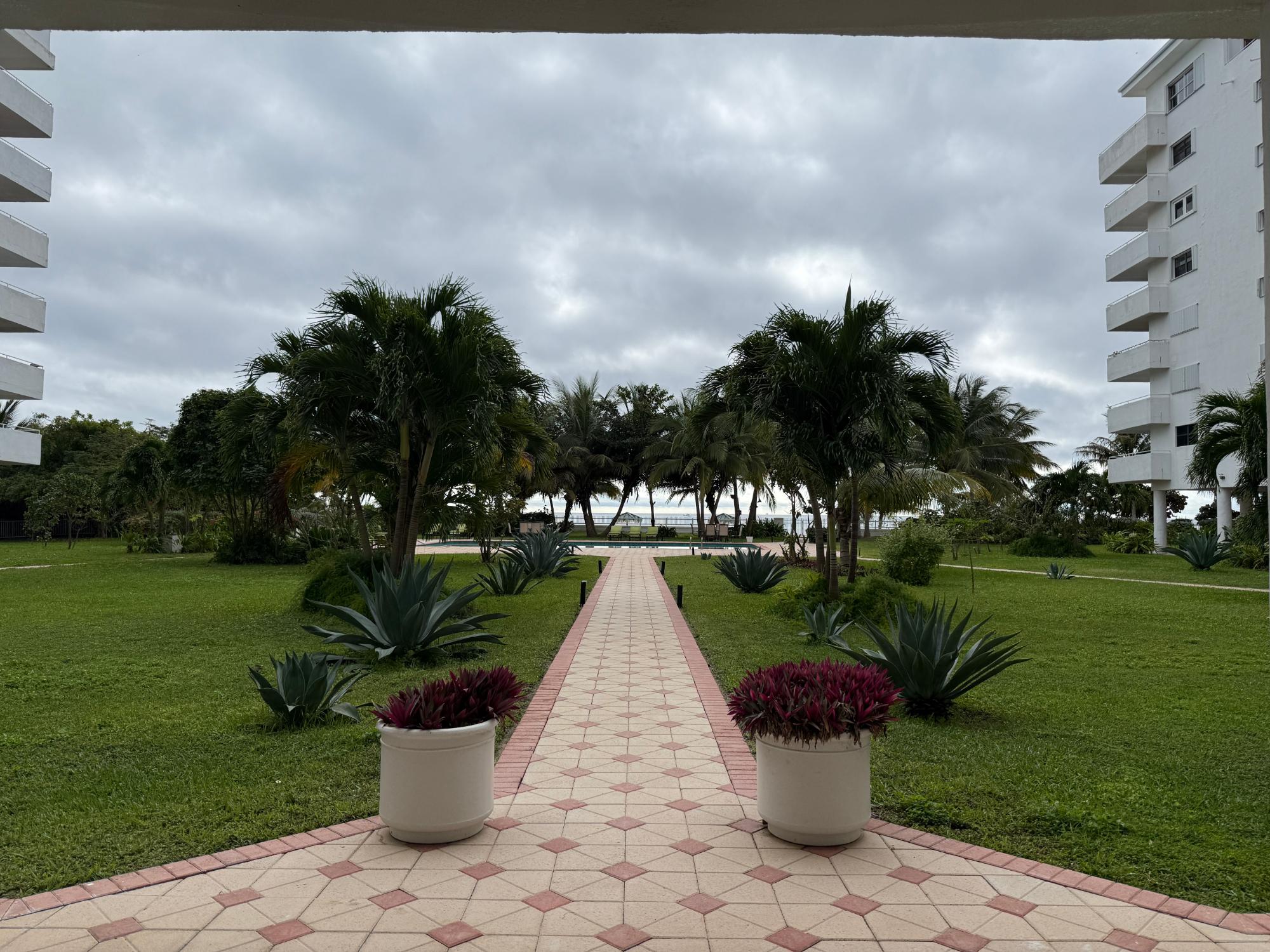 SILVER POINT CONODMINIUMS