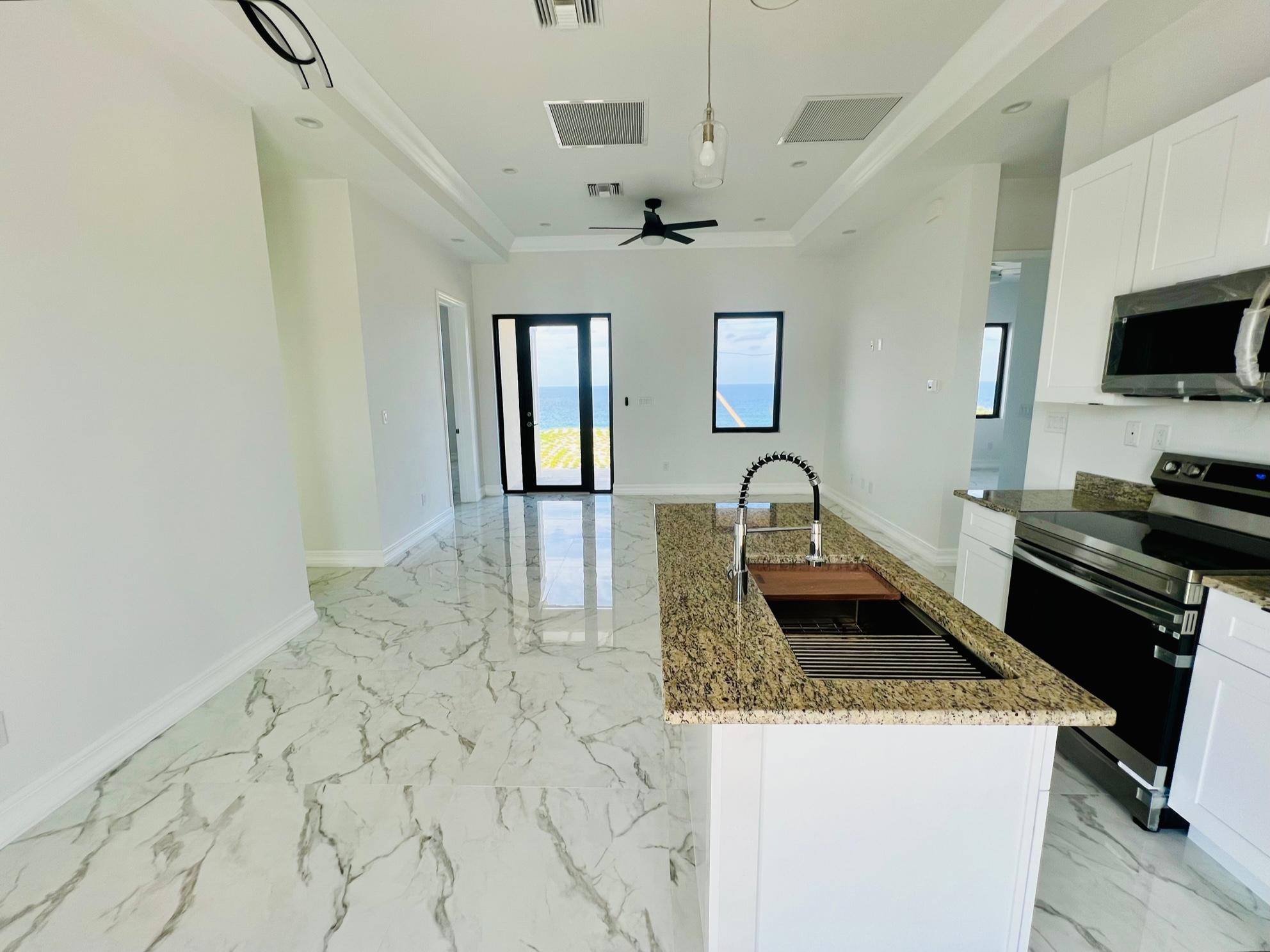 5 OCEAN DRIVE RAINBOW BAY