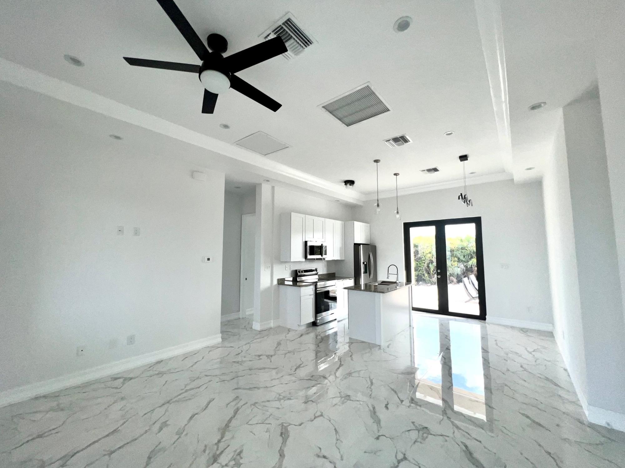 5 OCEAN DRIVE RAINBOW BAY