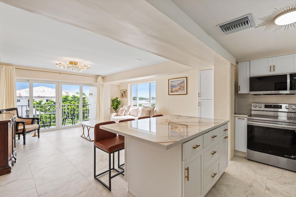 UNIT 301 PILOT HOUSE