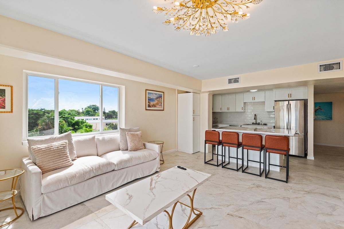 UNIT 301 PILOT HOUSE