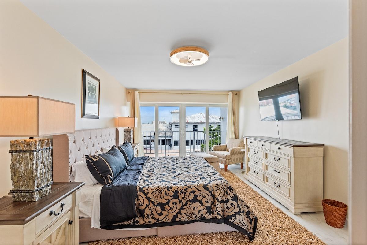 UNIT 301 PILOT HOUSE