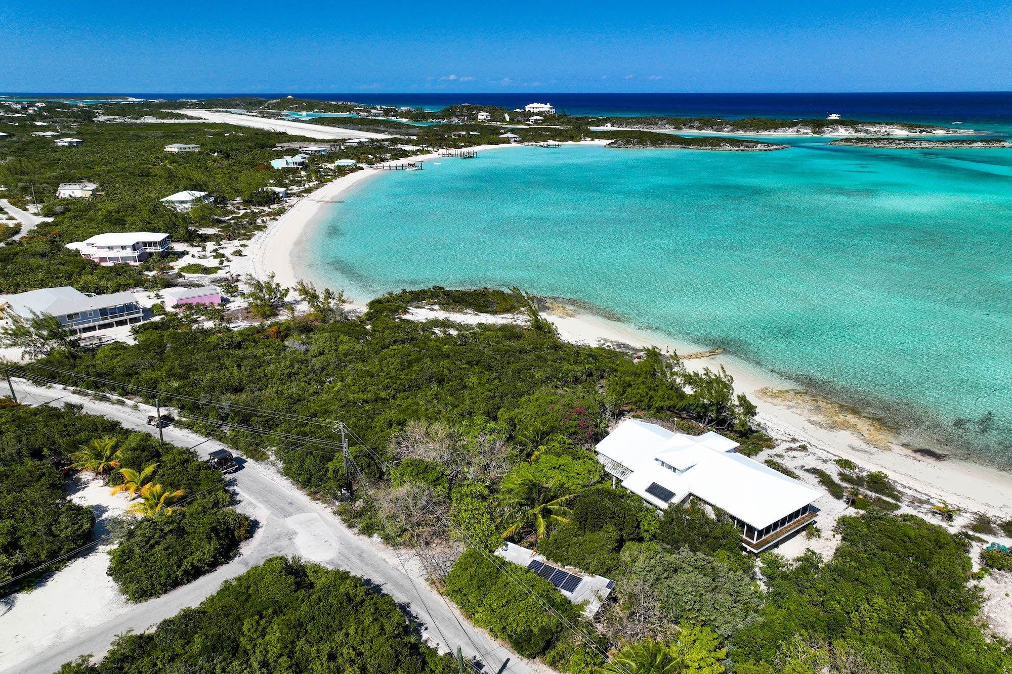 STANIEL CAY BEACHFRONT