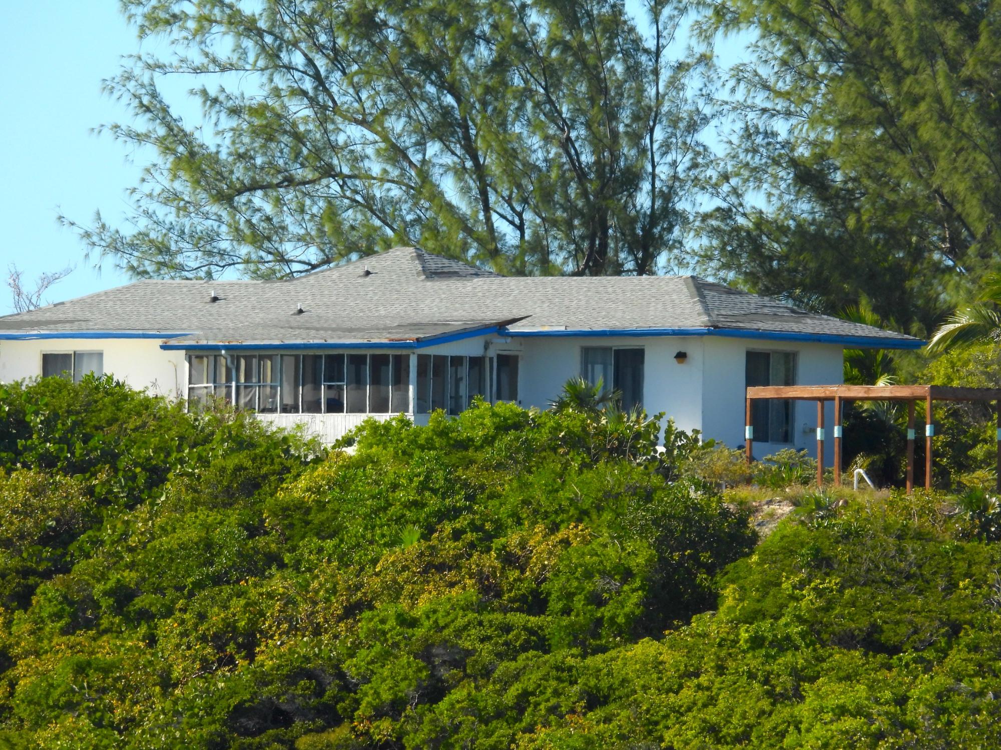 3/1 HOME   POOL/GARAGE