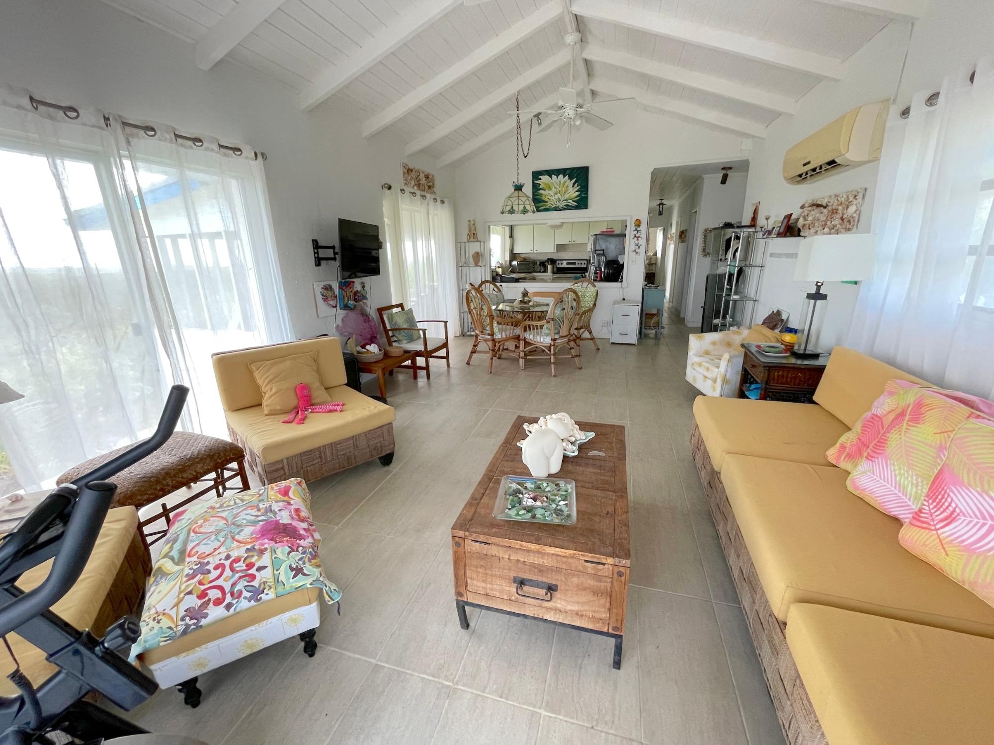 3/1 HOME   POOL/GARAGE