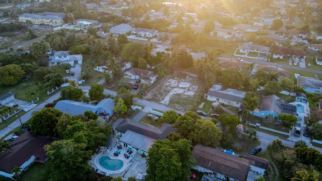 CAMBRIDGE RD NASSAU EAST