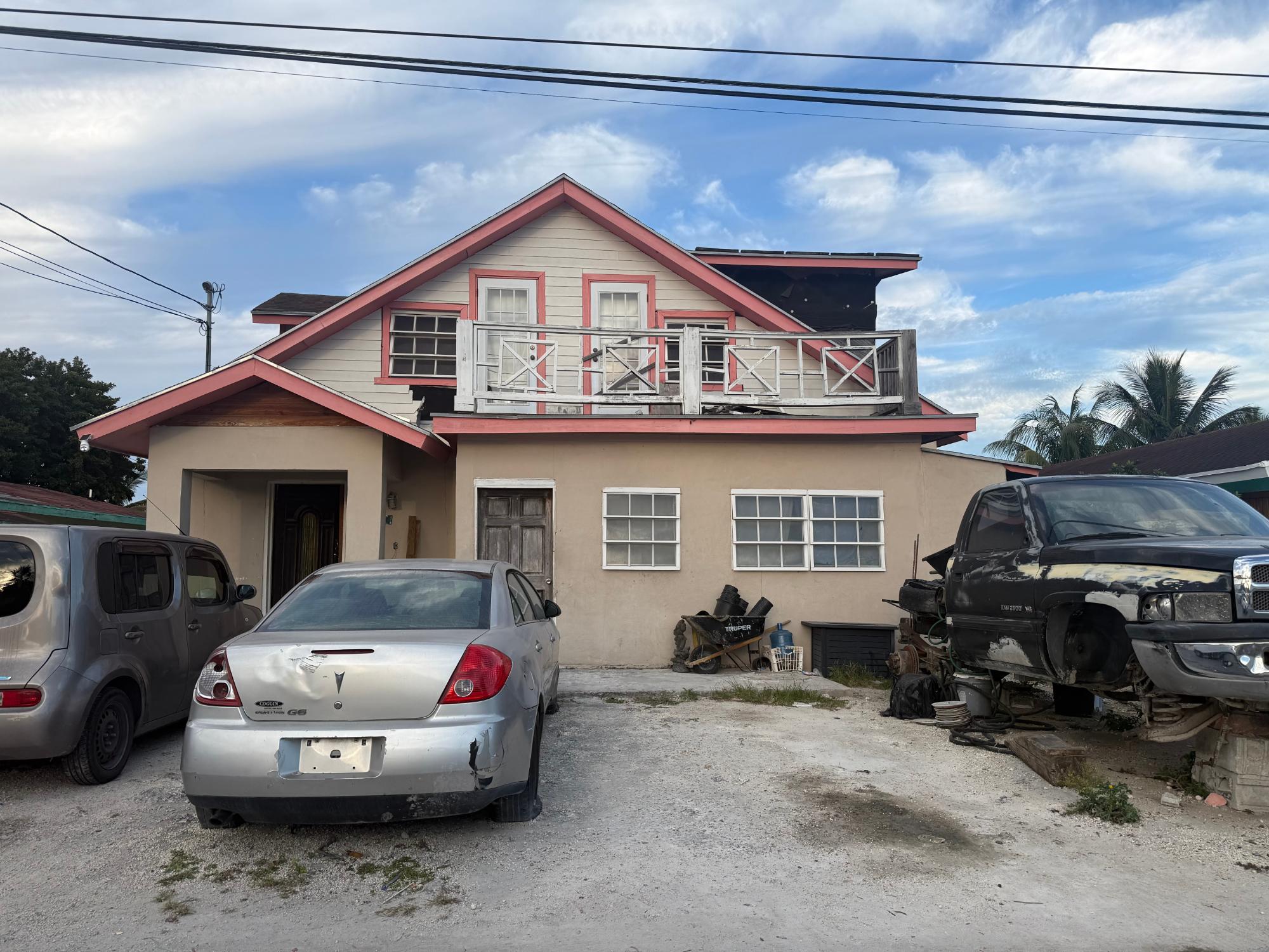 BAMBOO CRESCENT, GOLDEN G