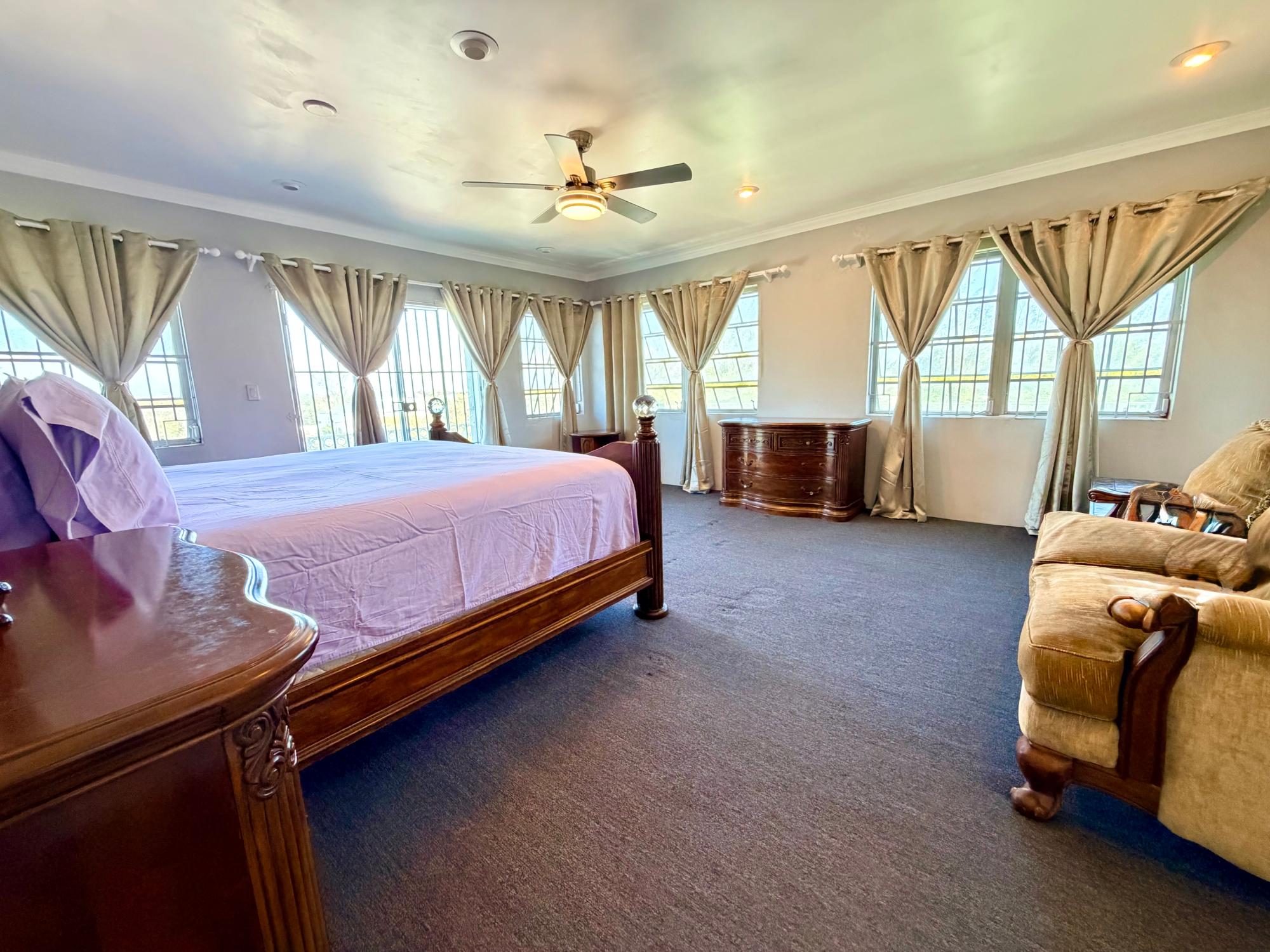 4 BEAUMONTIA AVE. GARDEN