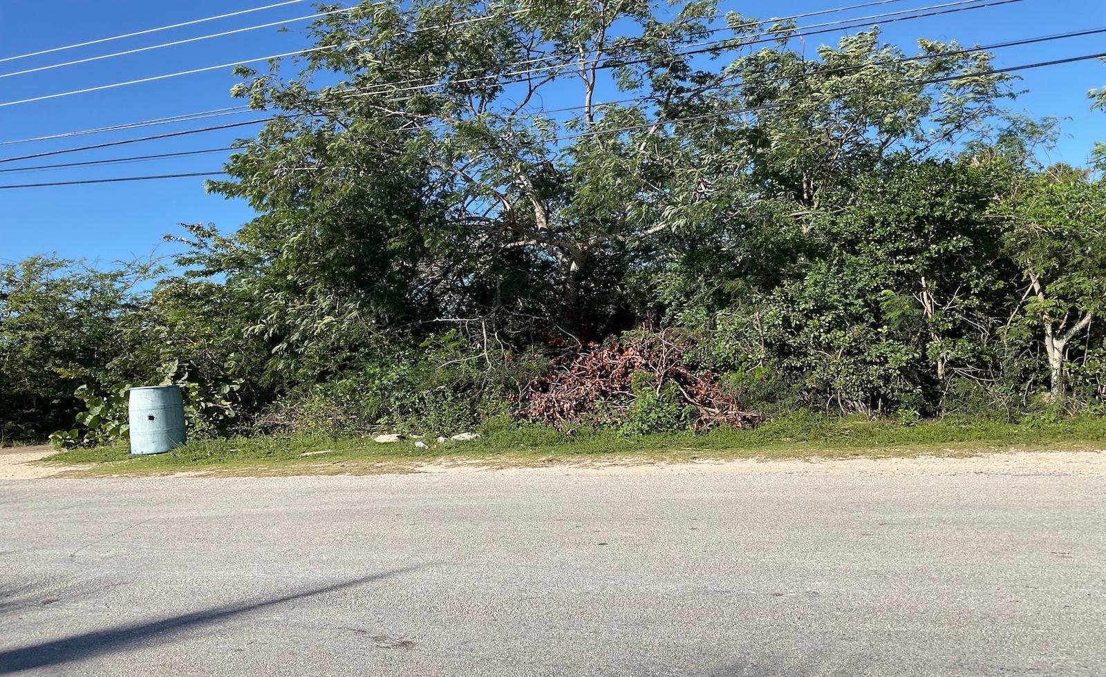 DEADMANS’S CAY LOT