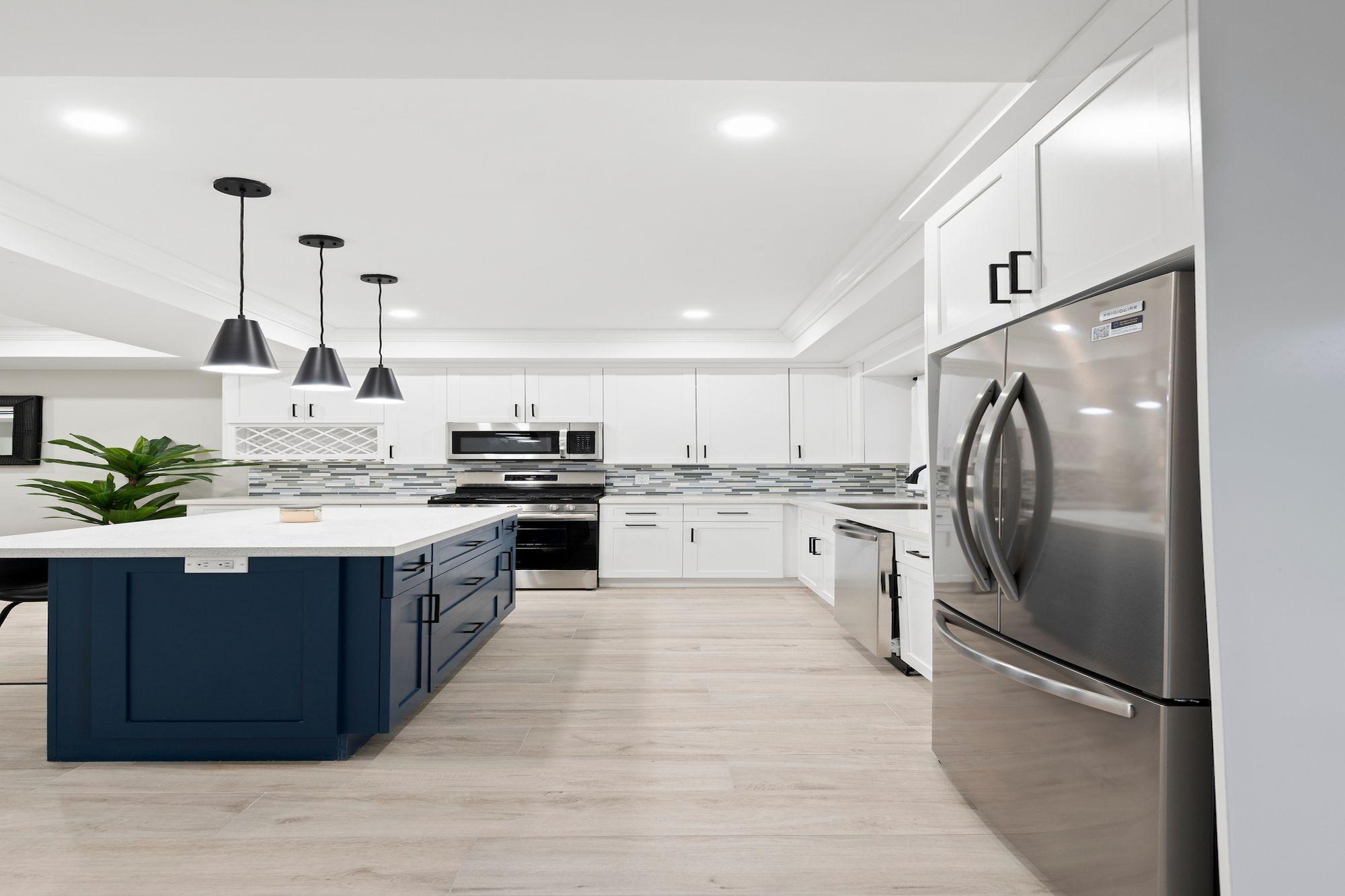 UNIT A TWILIGHT BREEZE