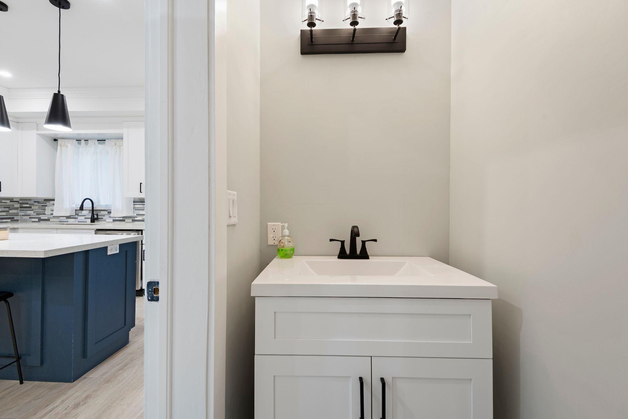 UNIT A TWILIGHT BREEZE