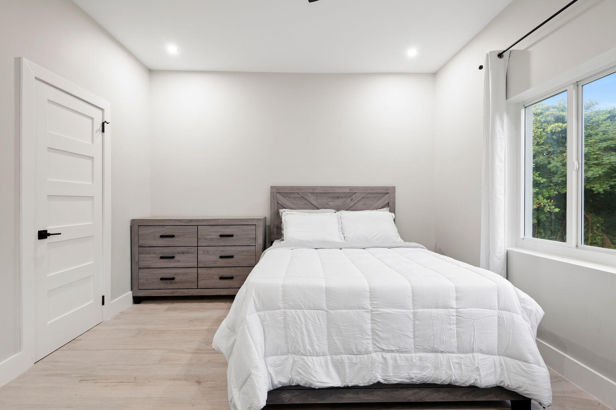 UNIT A TWILIGHT BREEZE