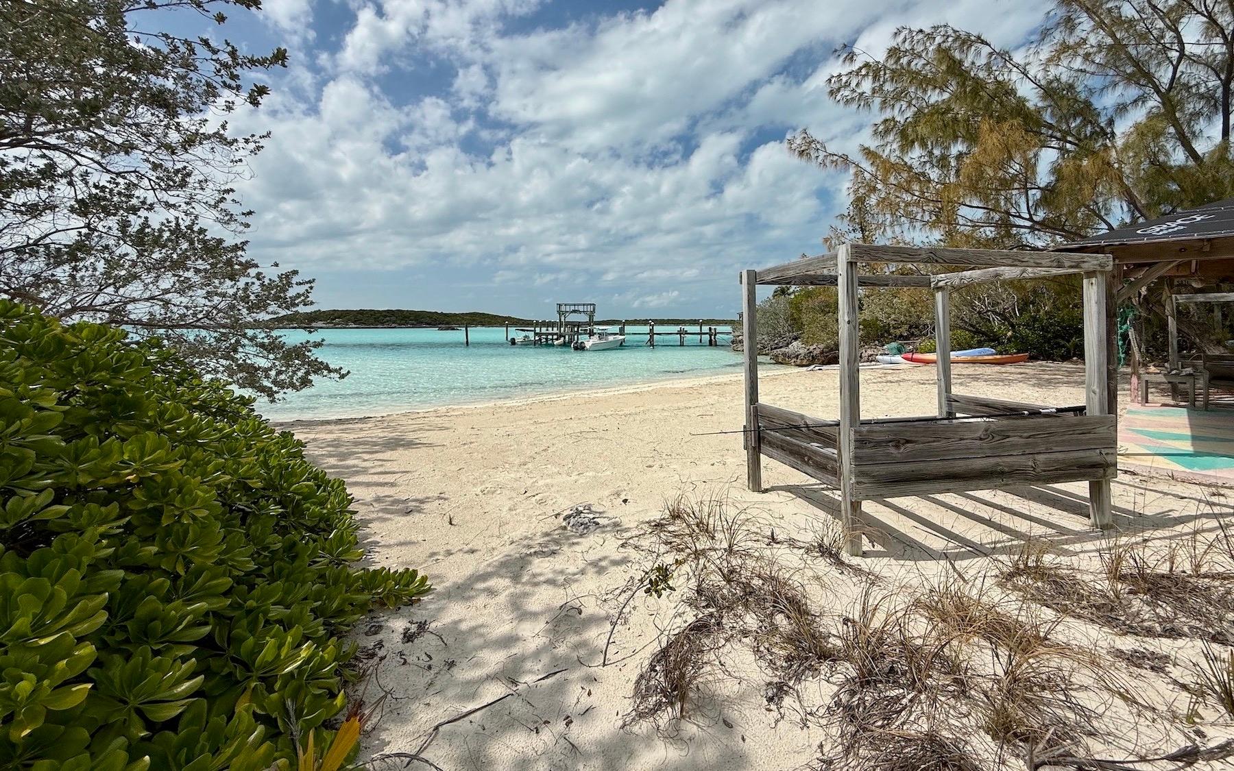 LEAF CAY, PRIVATE ISLAND