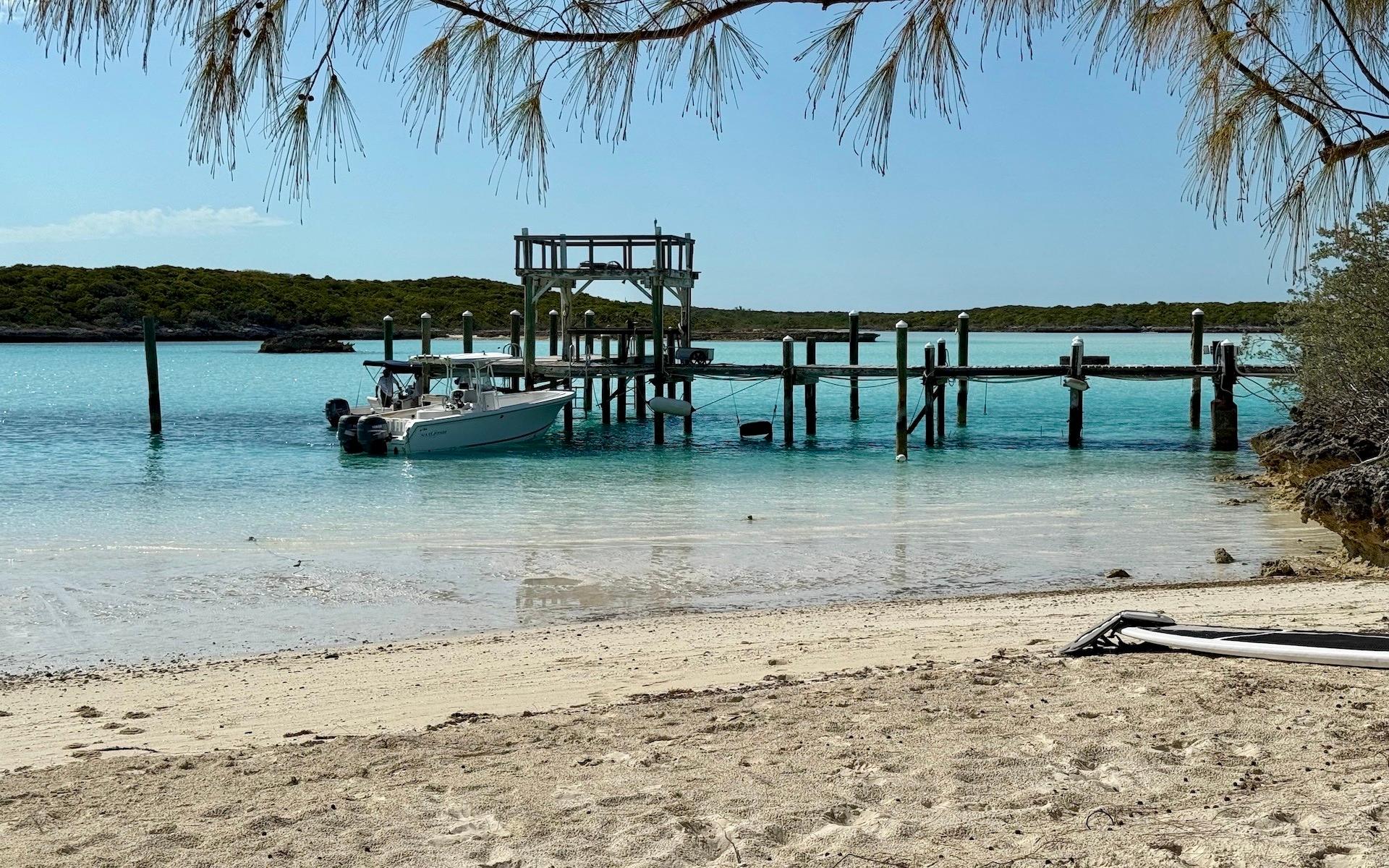 LEAF CAY, PRIVATE ISLAND