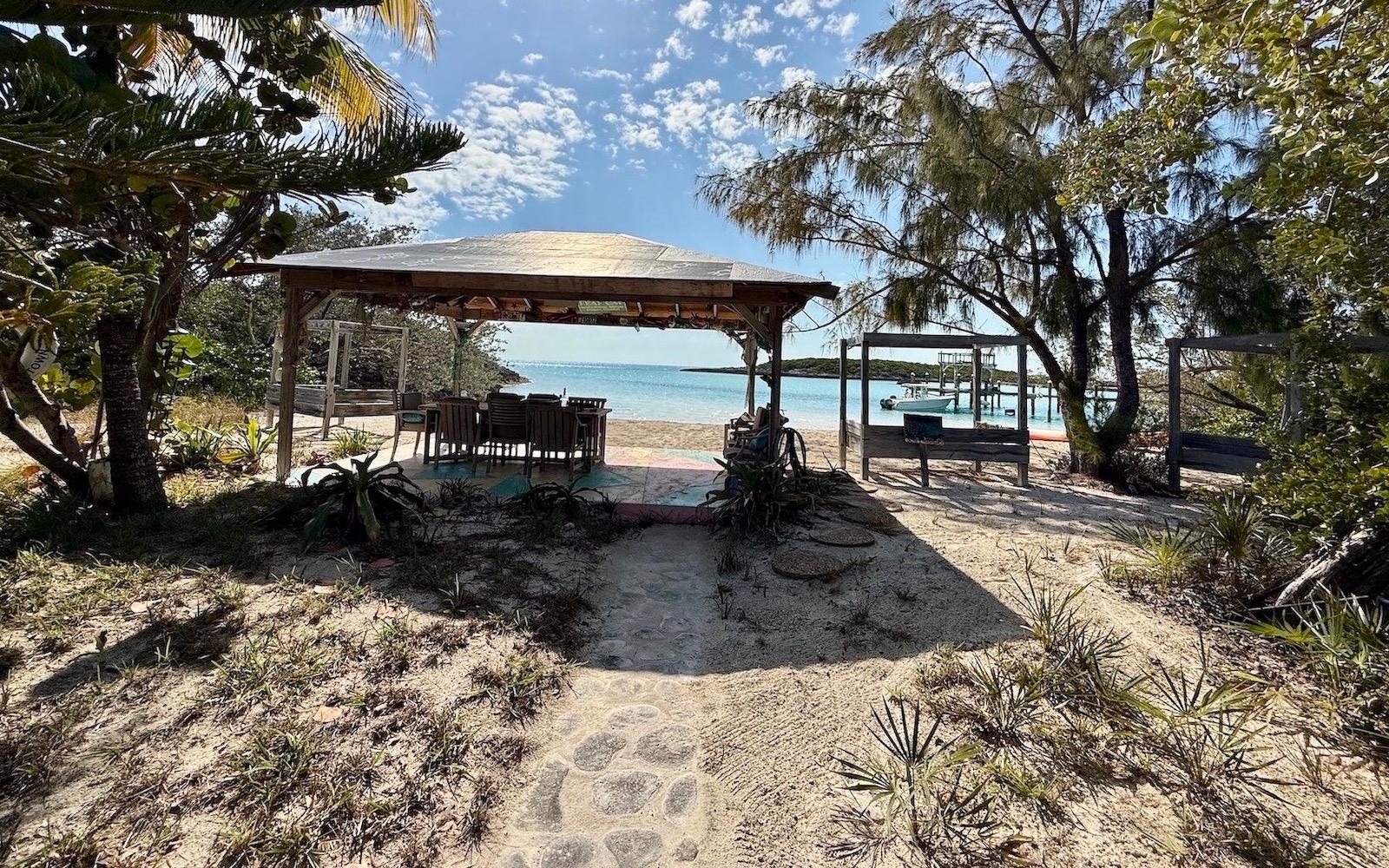 LEAF CAY, PRIVATE ISLAND