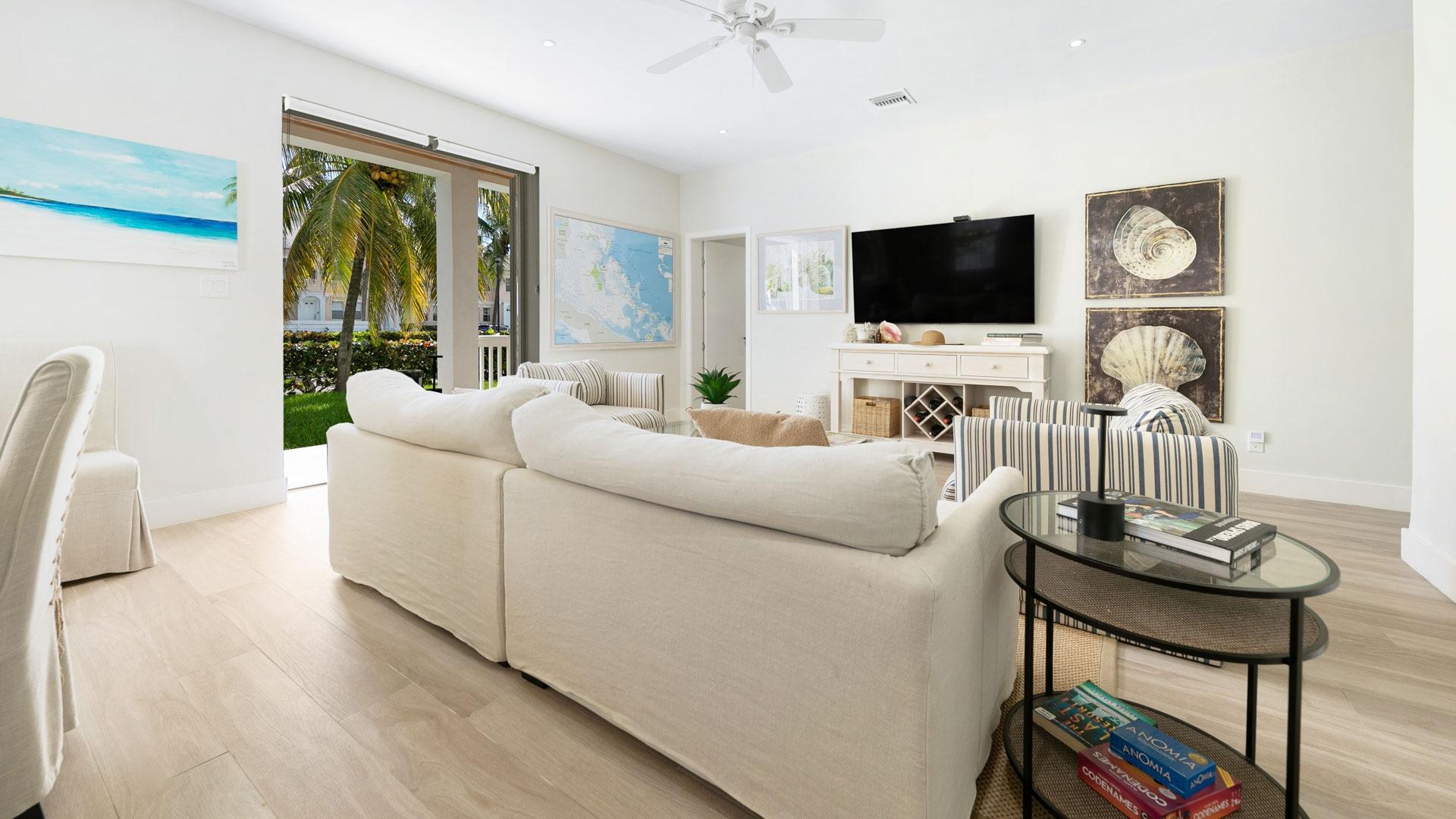 GALLEON BAY, PALM CAY